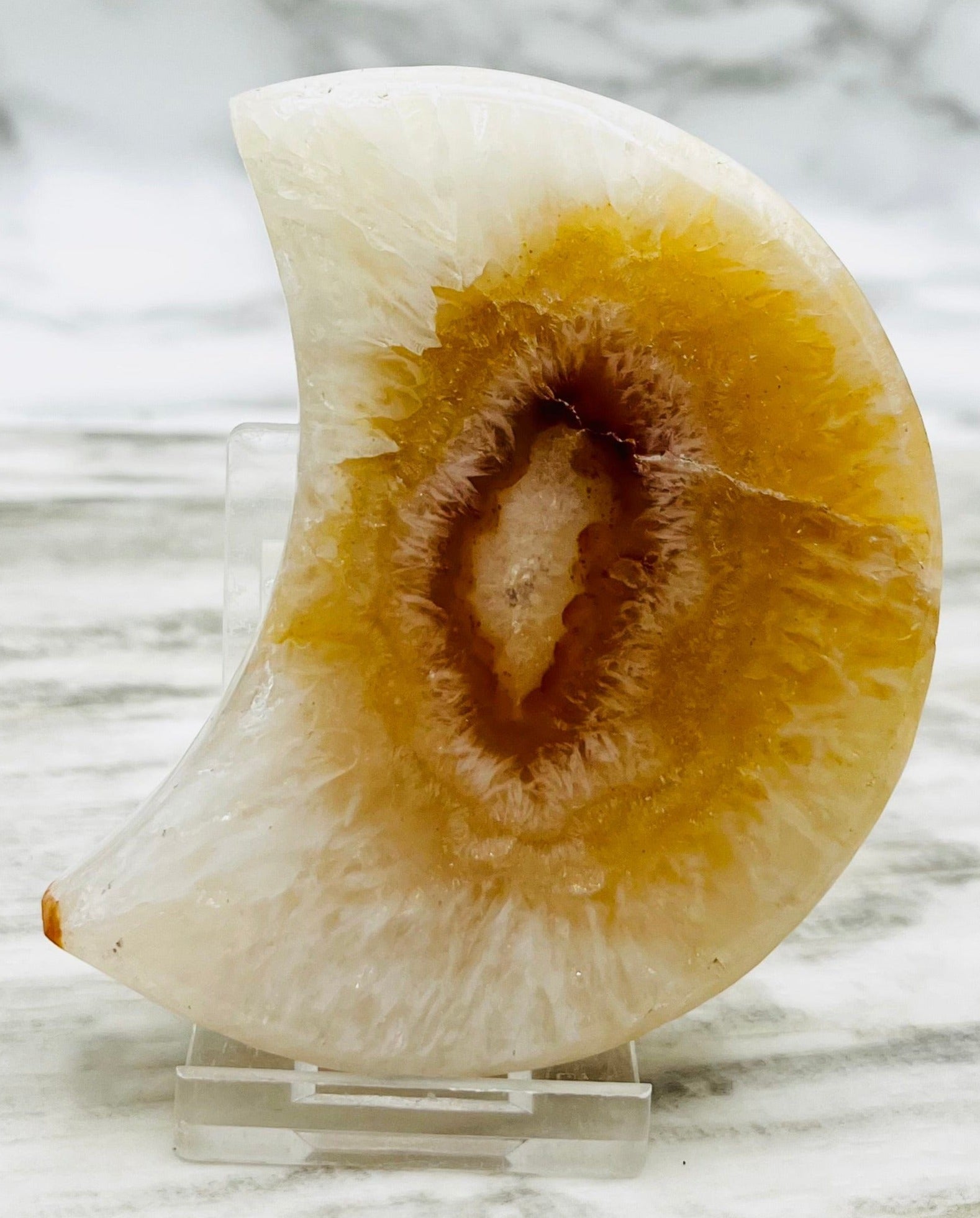 Natural Agate Moon Carving - Handcrafted Gemstone Decor for Home, Office & Meditation | Perfect for Yoga, Feng Shui & Spiritual Healing