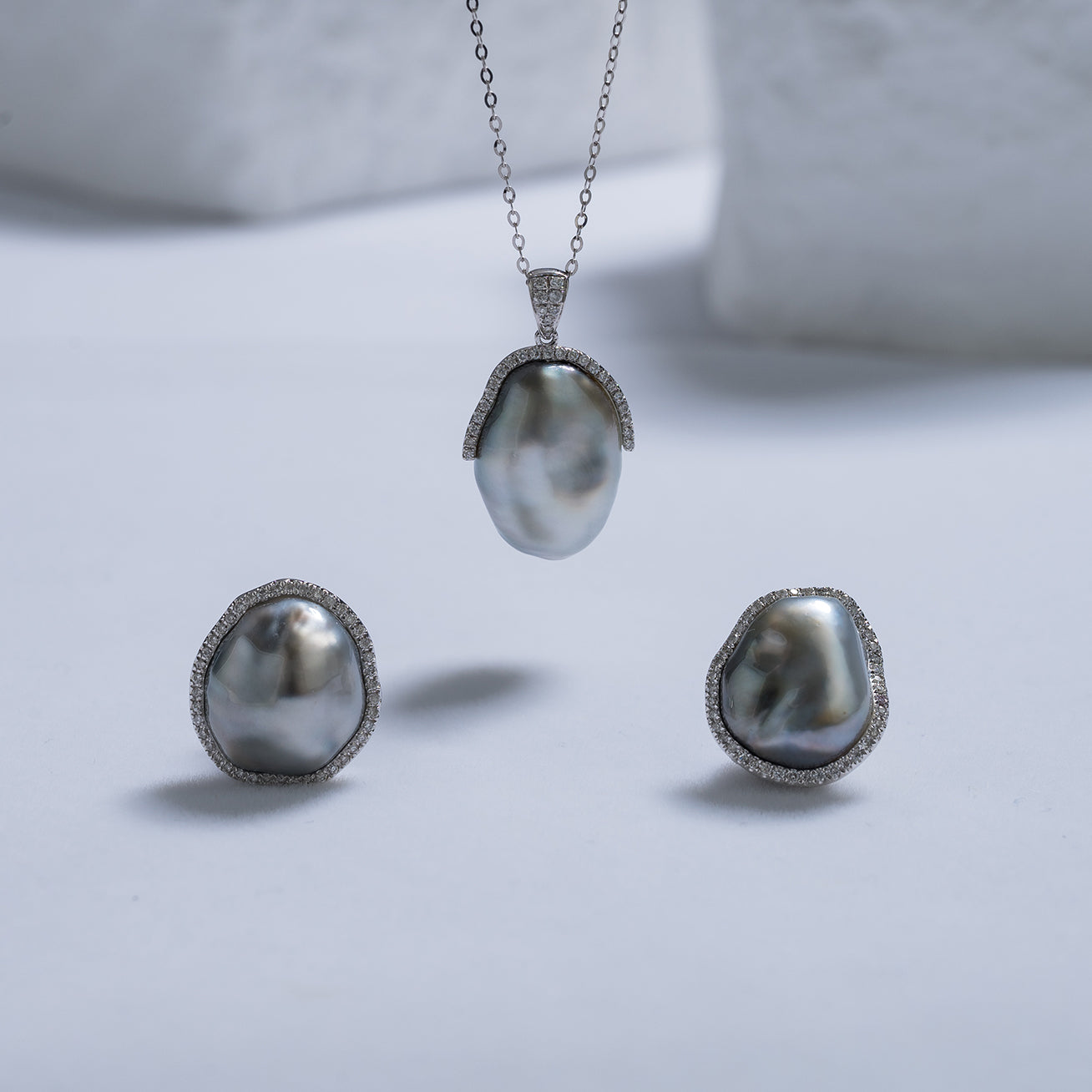 18K Solid Gold Diamond Tahitian Keshi Pearl Necklace KN00143 - Elegant Bridal Jewelry, Wedding Gift & Anniversary Present for Women