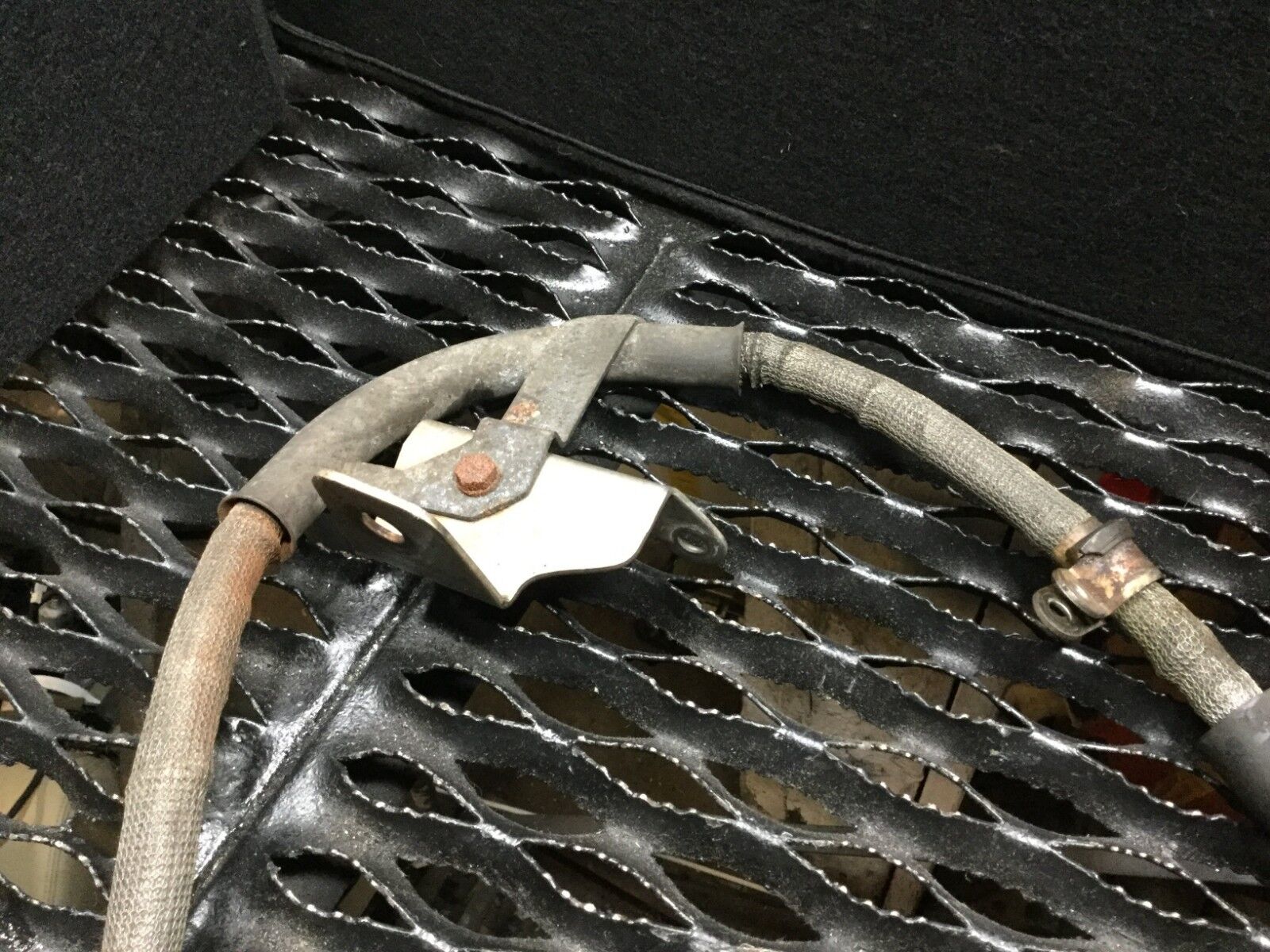04 05 06 Porsche Cayenne 3.2L Positive Battery Cable Wiring Harness OEM Replacement - Perfect for Electrical System Repair & Maintenance
