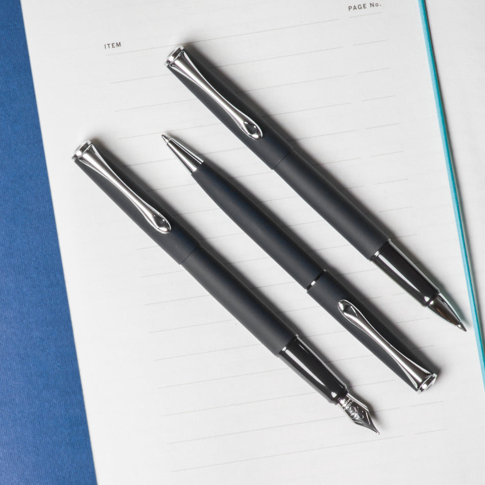 Premium Diplomat Esteem Fountain Pen - Lapis Black Finish - Luxury Writing Instrument for Professionals & Collectors - Perfect for Office, Gifting & Calligraphy