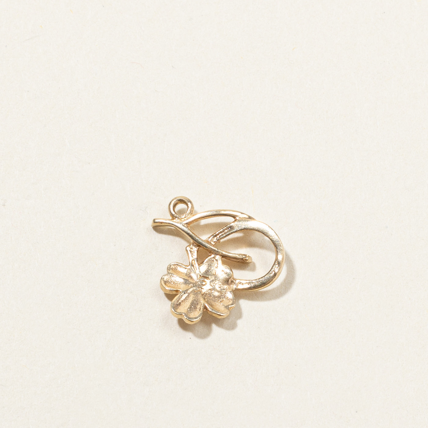 10K Gold Clover Leaf Charm Pendant Necklace - Lucky Four Leaf Clover Jewelry for Women - Perfect for St. Patrick's Day Gifts & Everyday Wear