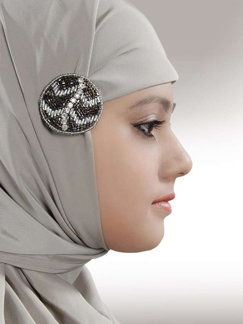 Elegant Zig Zag Design Brooch Pin with Clip - Perfect for Dresses, Suits, and Formal Occasions