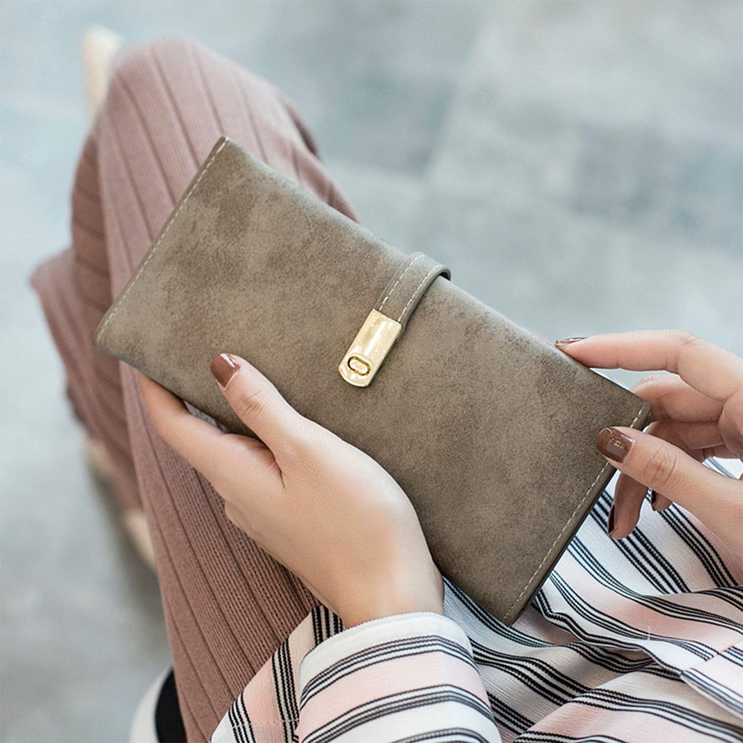 Slim RFID Leather Wallet for Women - Ultra Thin Bifold Billfold with Magnetic Closure, Large Card Holder & Coin Pocket (Grey) | Perfect for Everyday Use, Travel, and Minimalist Lifestyle