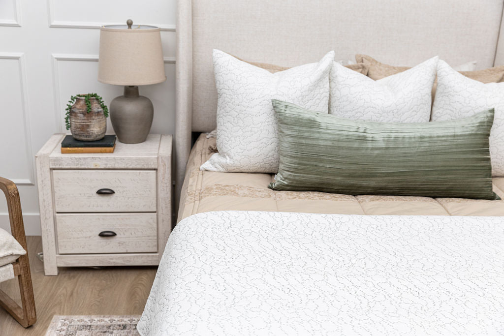 Luxury Mallory Soft Fleece Blanket - Ultra Cozy & Warm Throw for Bed, Couch, and Travel - Perfect for Home, Office, and Gifts
