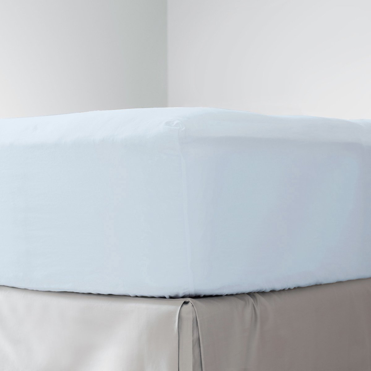 1500 Supreme Collection Luxury Deep Pocket Fitted Sheet - Queen Size Wrinkle Free Hypoallergenic Bedding - Light Blue - Perfect for Guest Rooms, Master Bedrooms & Airbnb Rentals