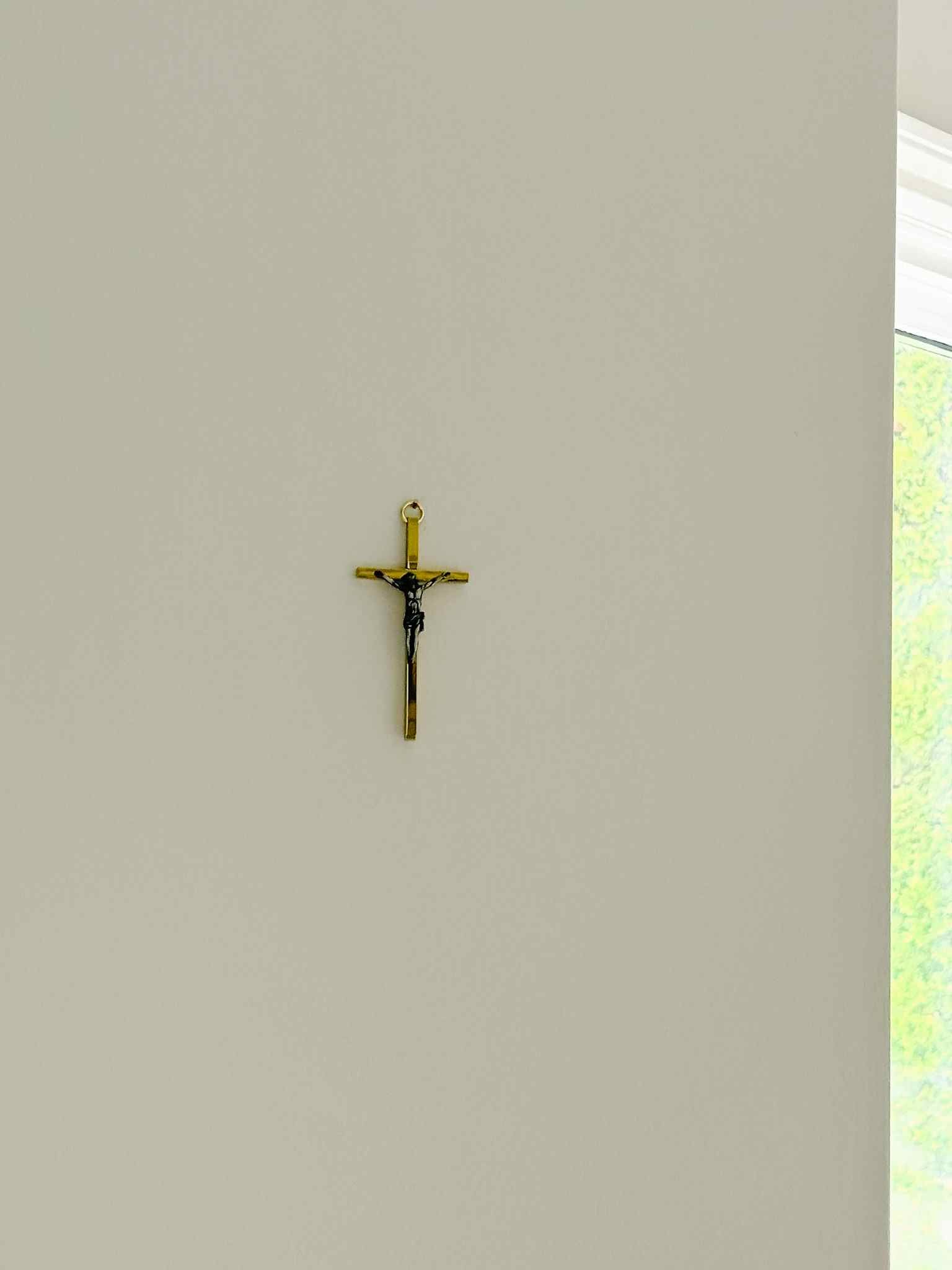 Small Metal Crucifix Pendant - Religious Jewelry for Women & Men - Perfect for Daily Wear, Gifts & Spiritual Protection