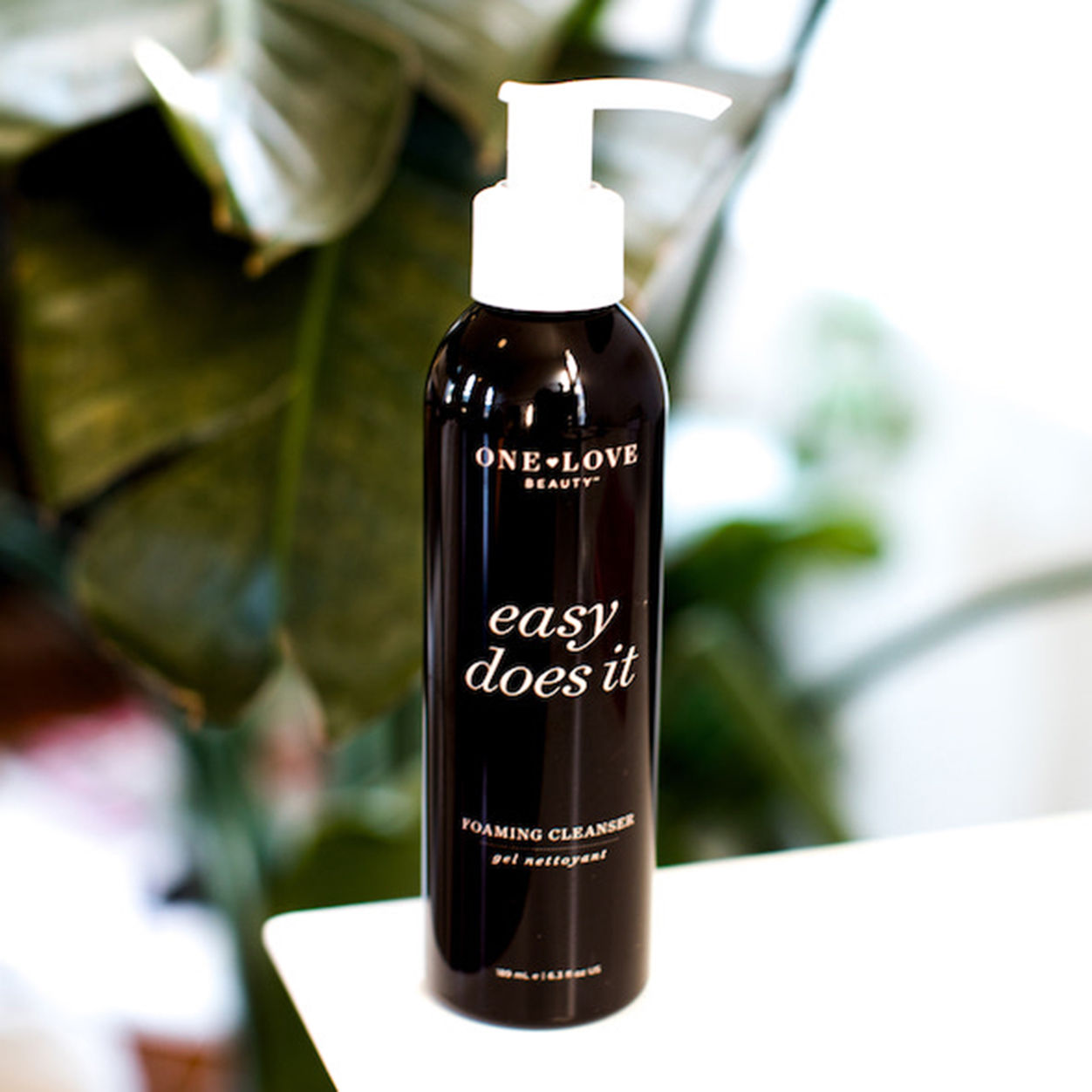 Easy Does It Foaming Cleanser - Gentle Daily Face Wash for Sensitive Skin | Oil-Free & Hydrating Facial Cleanser for Men & Women | Perfect for Morning & Night Skincare Routine