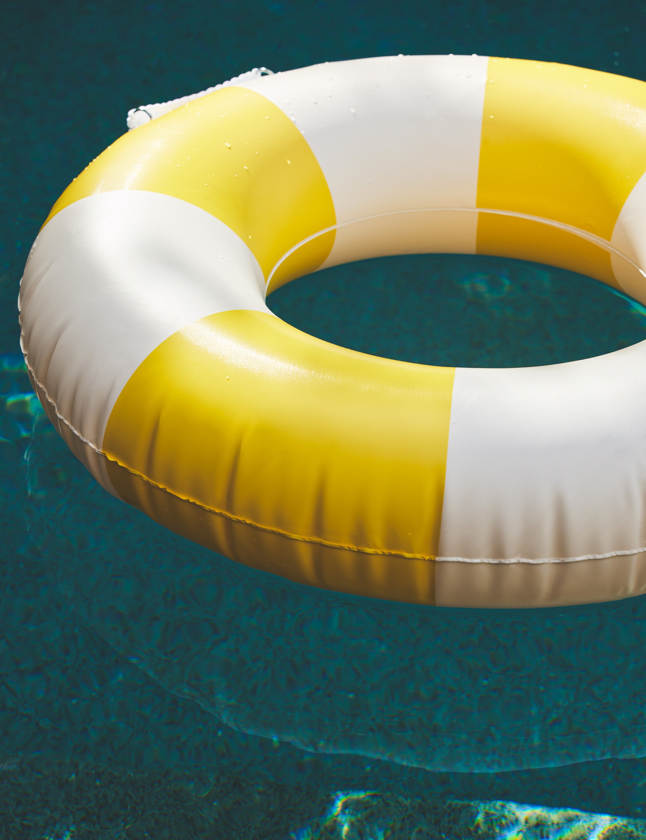 Business & Pleasure Co. Classic Inflatable Pool Float - Premium Lounge Raft for Swimming Pools, Lakes & Beach Relaxation - Perfect for Summer Vacation, Backyard Parties & Water Fun