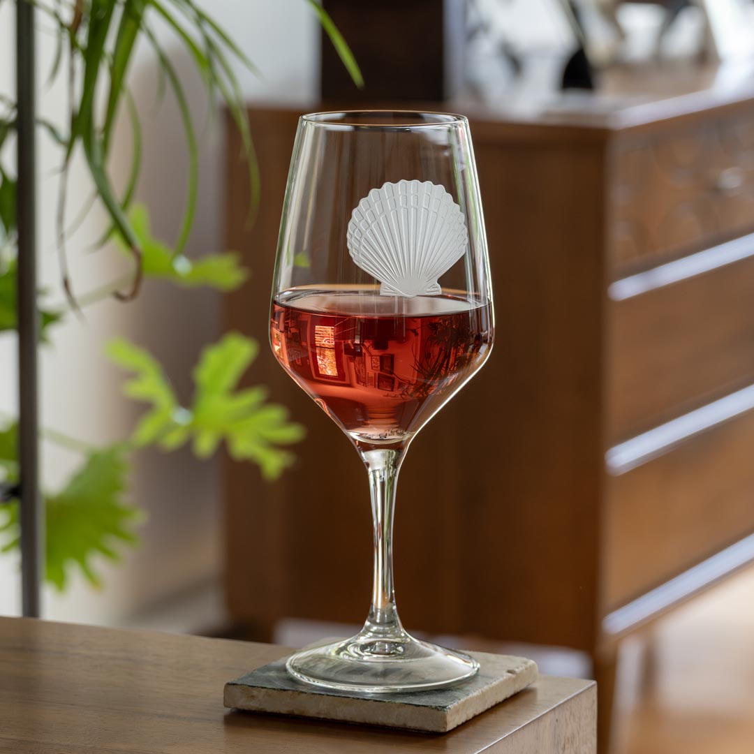 Premium Scallop Shell Design 19.75oz Wine Glasses Set of 2 - Elegant Stemware for White Wine, Cocktails & Home Bar Entertaining