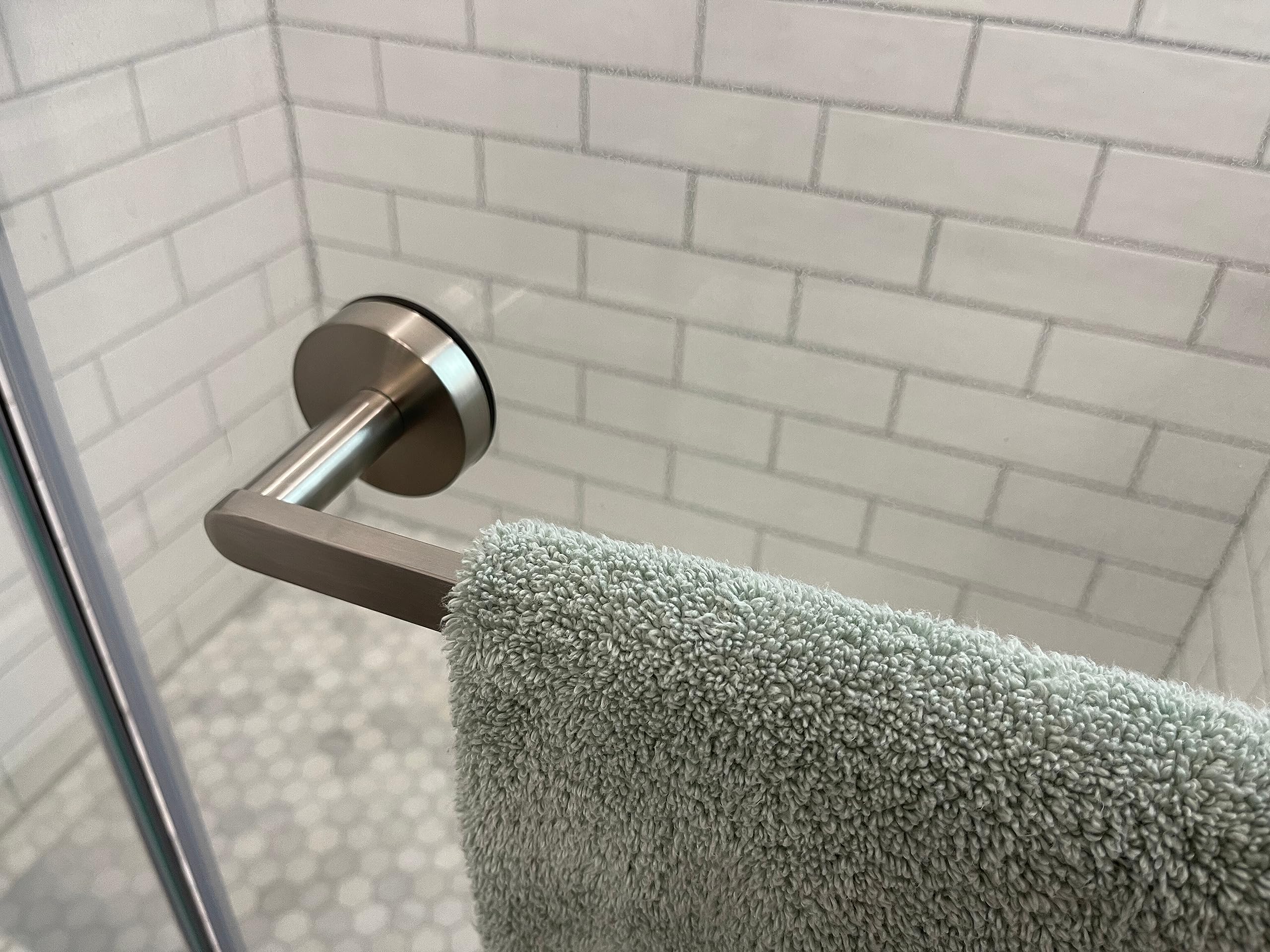 Sturdy 18-Inch Brushed Nickel Suction Cup Towel Bar for Bathroom - Heavy Duty Shower Glass Door Mount Towel Holder with Strong Adhesion - Perfect for Spa, Gym, Pool & Home Use (Nickel Finish)