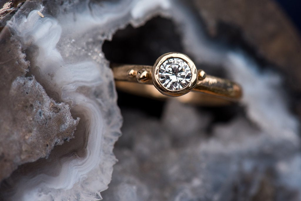 Exquisite Diamond Coastal Droplet Engagement Ring - 14K White Gold Vintage Inspired Bridal Jewelry for Beach Weddings & Romantic Proposals