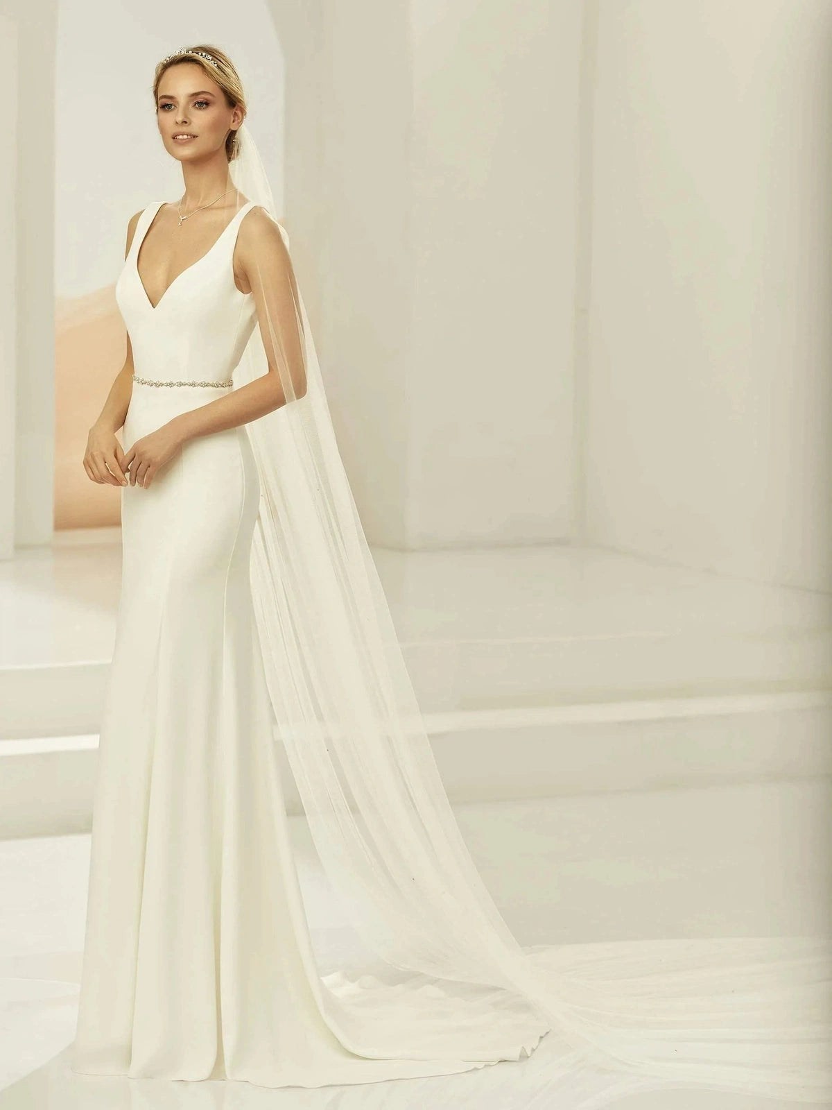 Elegant Single Tier Cathedral Veil with Crystal Accents - Perfect for Weddings & Bridal Accessories | S382