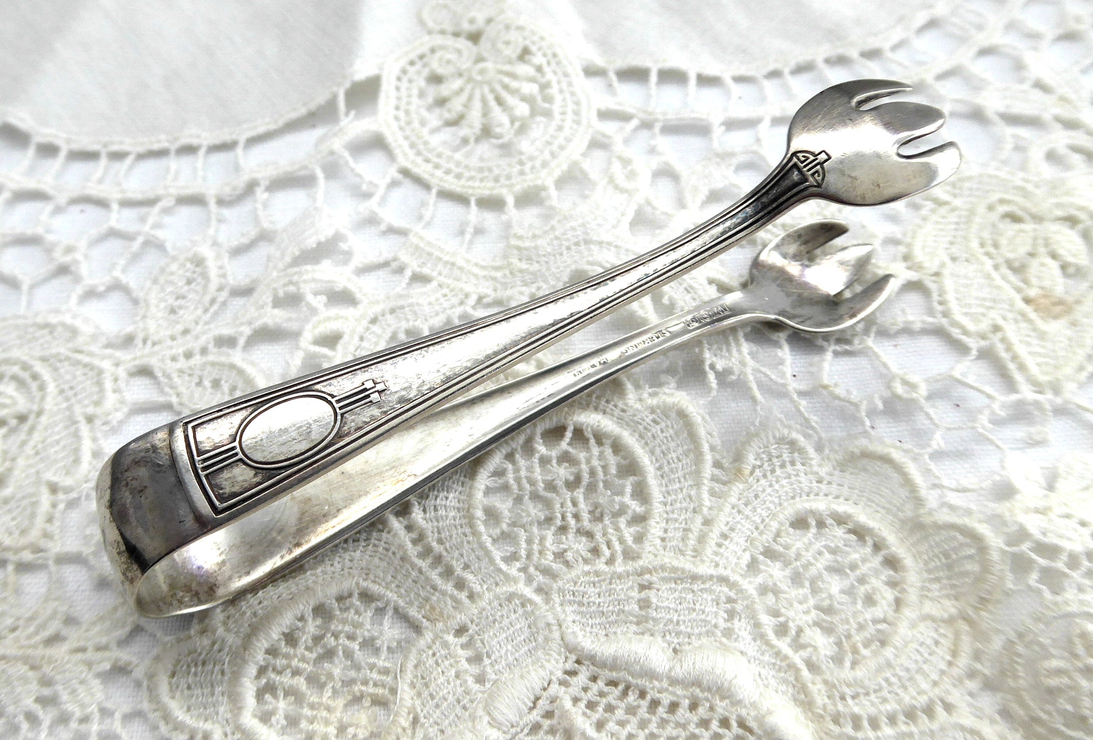 Vintage 1920s Art Deco Sterling Silver Sugar Tongs - Wallace Silver USA - Antique Claw End Design - Perfect for Tea Parties, Afternoon Tea, and Vintage Tableware Collections