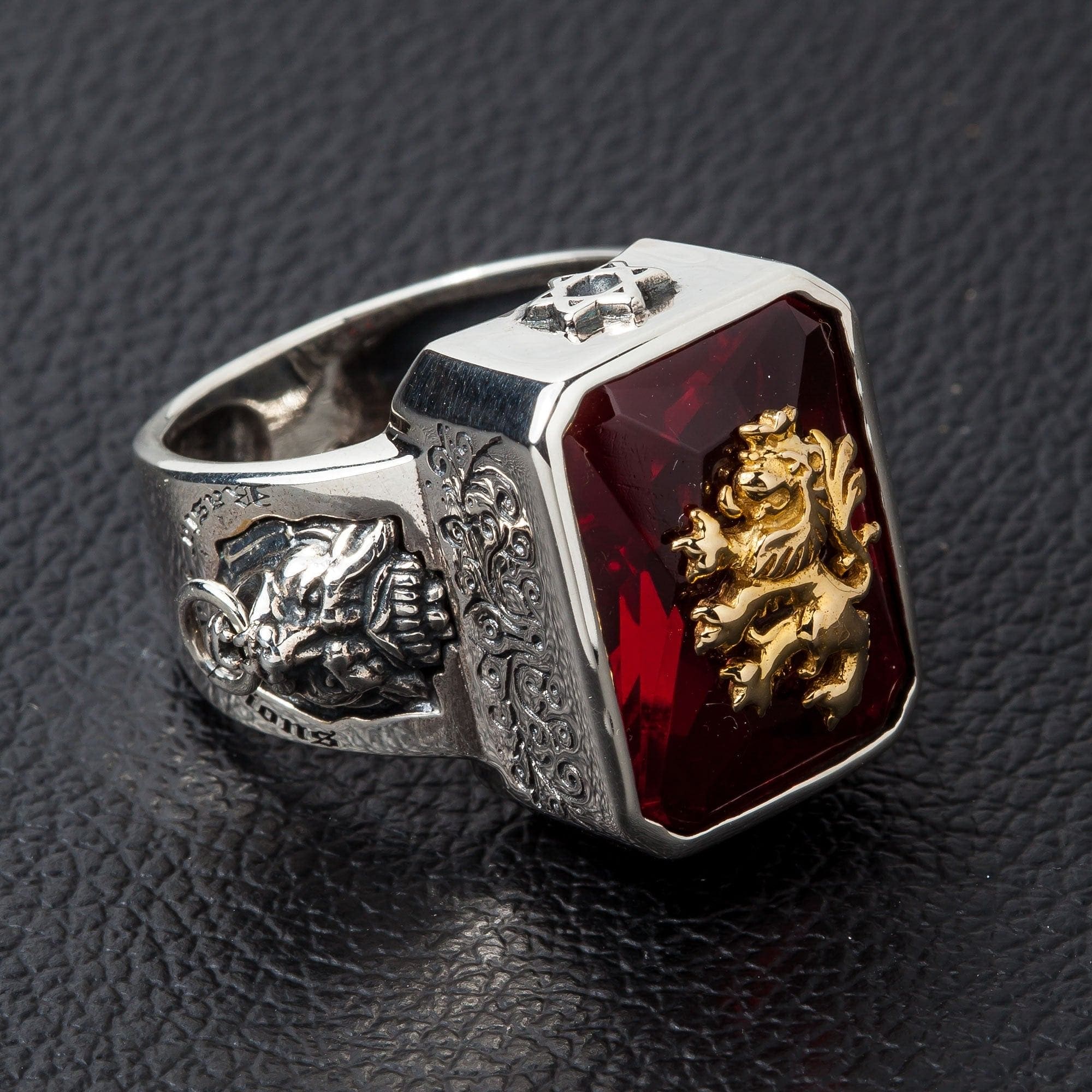 Sterling Silver Red Stone Lion Rampant Ring for Men & Women - Elegant Celtic Jewelry for Everyday Wear, Gift Giving & Special Occasions