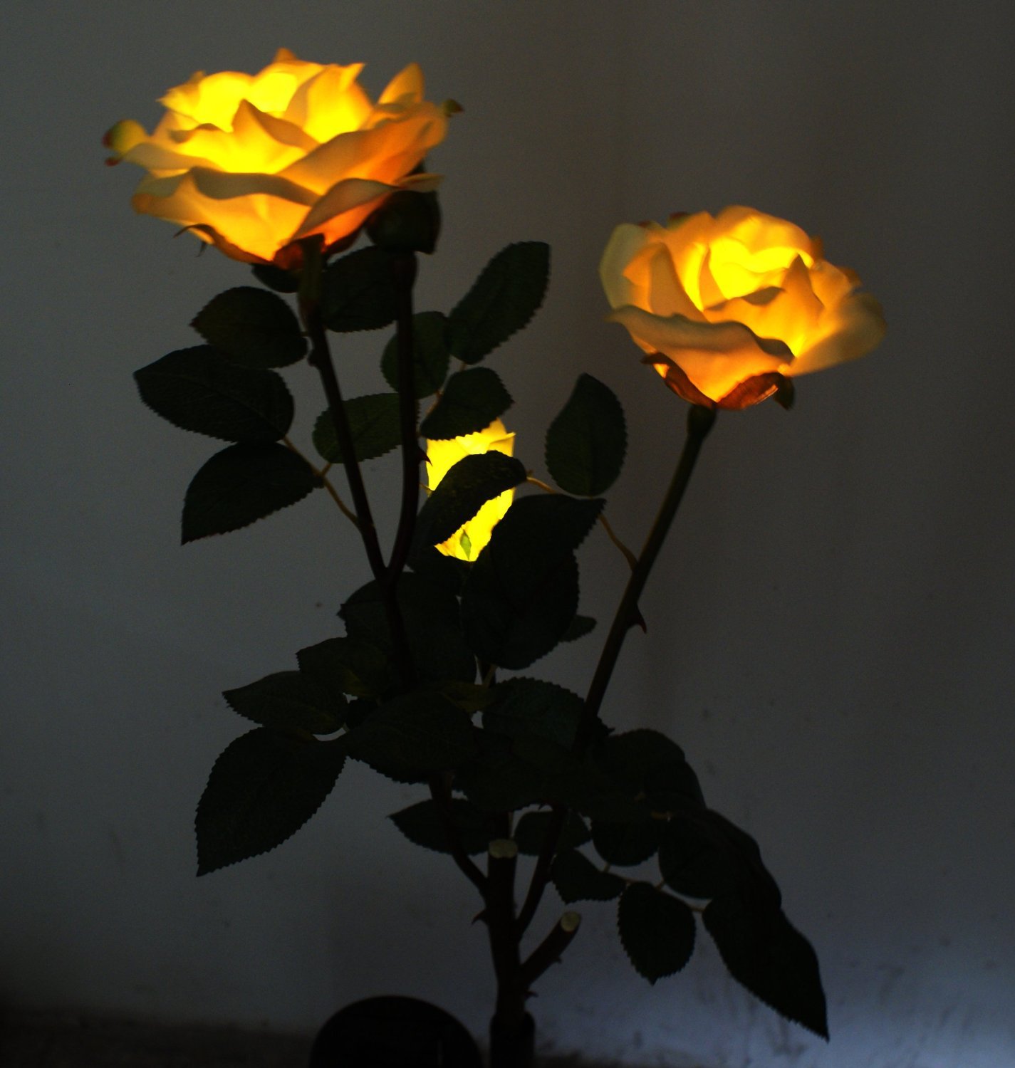 Solar Powered Yellow Rose Flower Lights - Outdoor Garden LED Landscape Decorative Lighting for Patio, Yard, Pathway | Weatherproof & Energy Efficient | Perfect Gift for Mother's Day, Valentine's Day, Anniversary