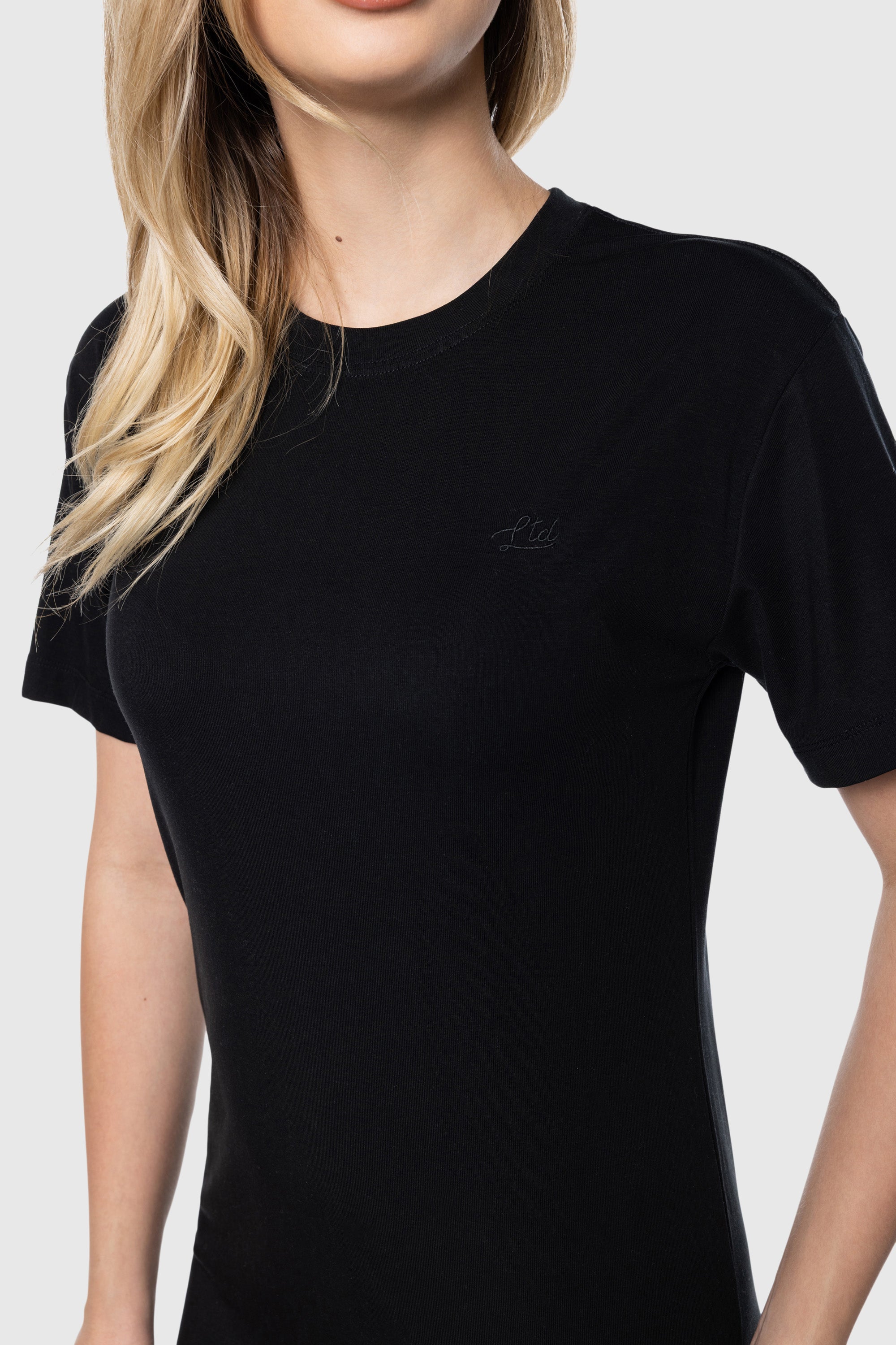 Long Sleeve T-Shirt Dress in Black - Casual & Comfortable Women's Fashion for Everyday Wear
