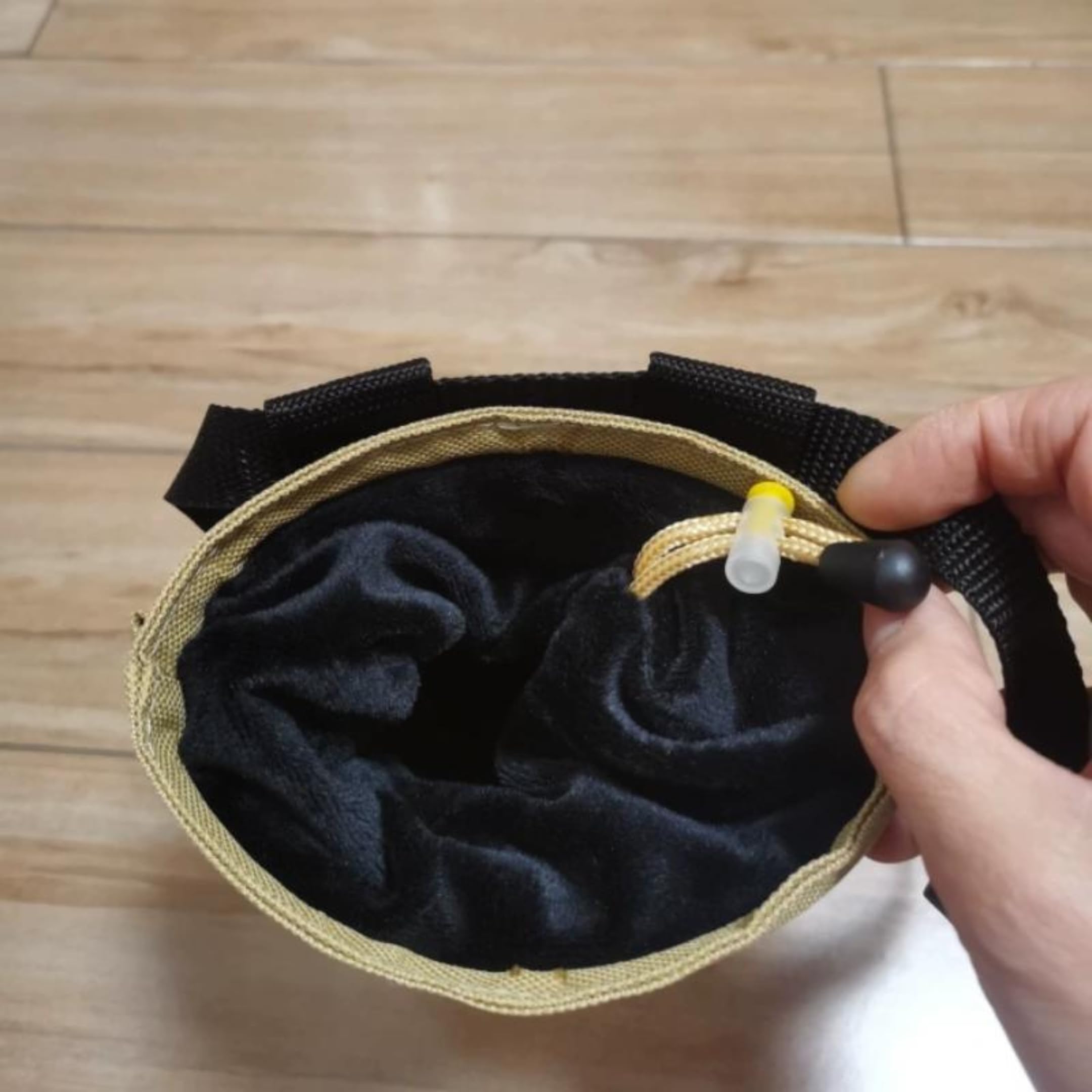 Funny Hamburger Chalk Bag for Rock Climbing - Cute Chalk Bucket with Chalk Ball for Bouldering & Climbing Gear - Perfect Gift for Climbers (Ideal for Indoor/Outdoor Climbing & Training)
