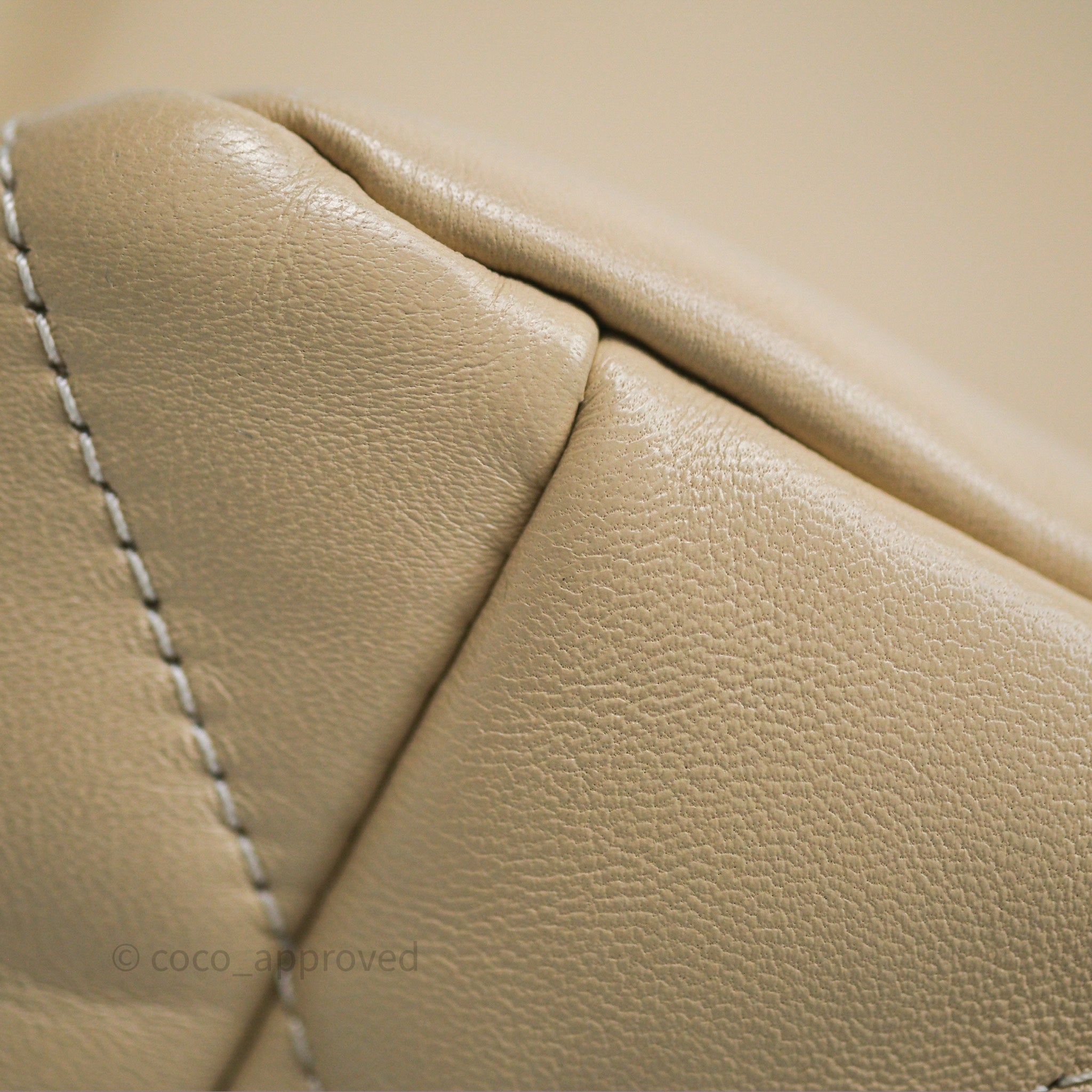 Chanel 19 Medium Flap Bag in Beige with Mixed Hardware - Luxury Designer Handbag for Women, Perfect for Work, Travel & Special Occasions