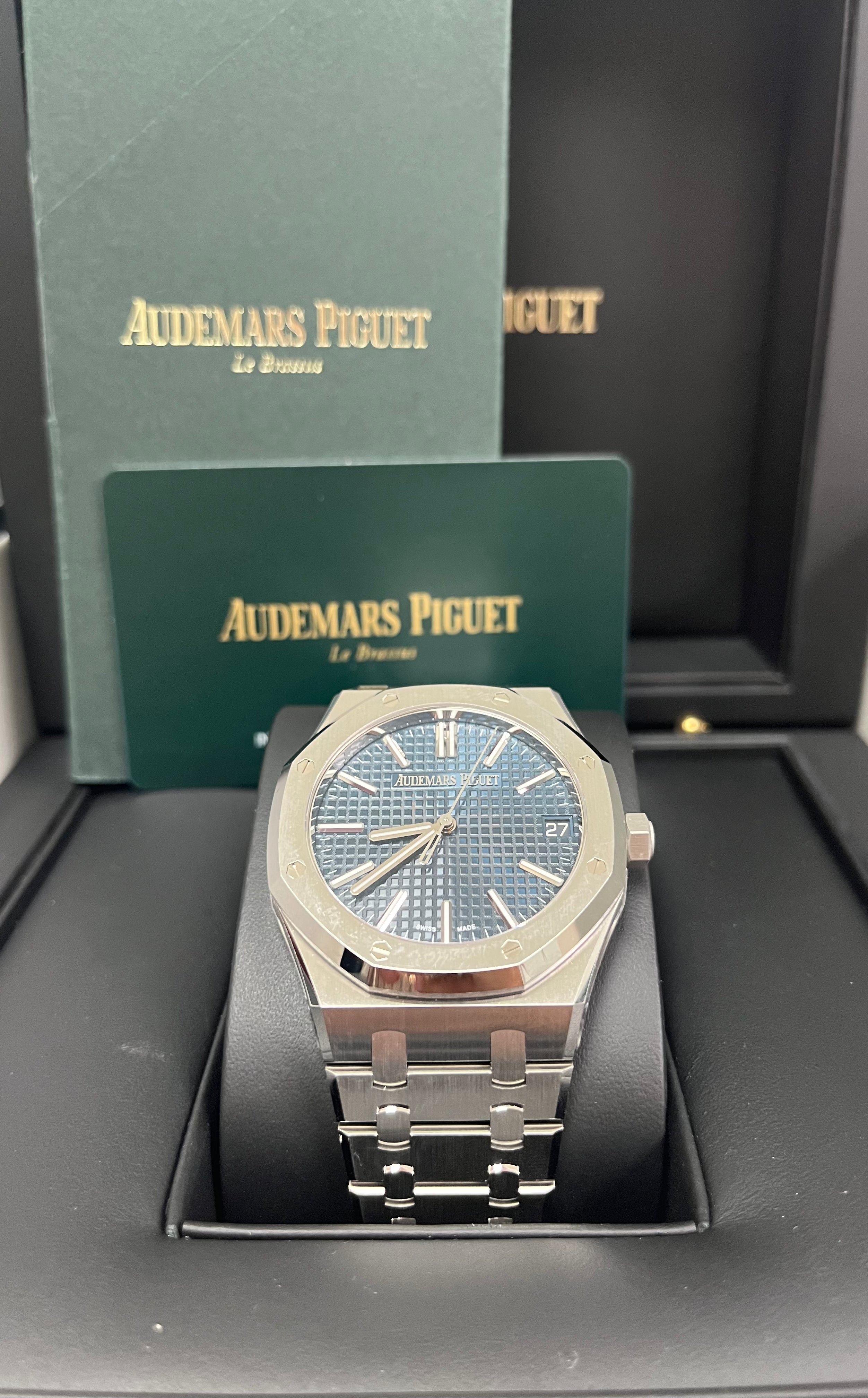 Audemars Piguet Royal Oak 41mm Men's Luxury Watch - Stainless Steel Case, Blue Dial (Ref.15510ST.OO.1320ST.06) - Perfect for Business, Formal Events & Luxury Collectors