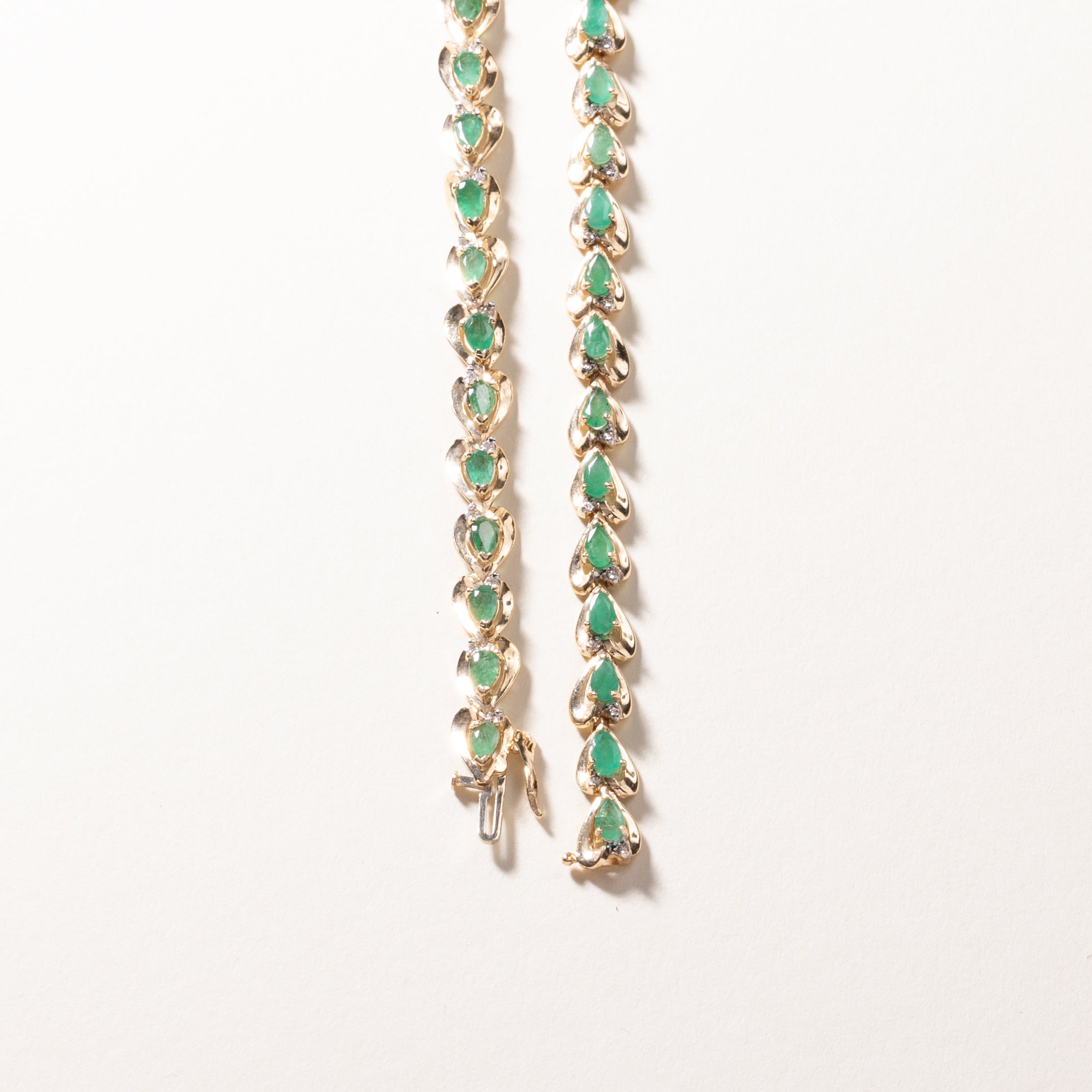 10K Yellow Gold Emerald and Diamond Necklace - 11.32ctw Emerald & 0.33ctw Diamonds - 21