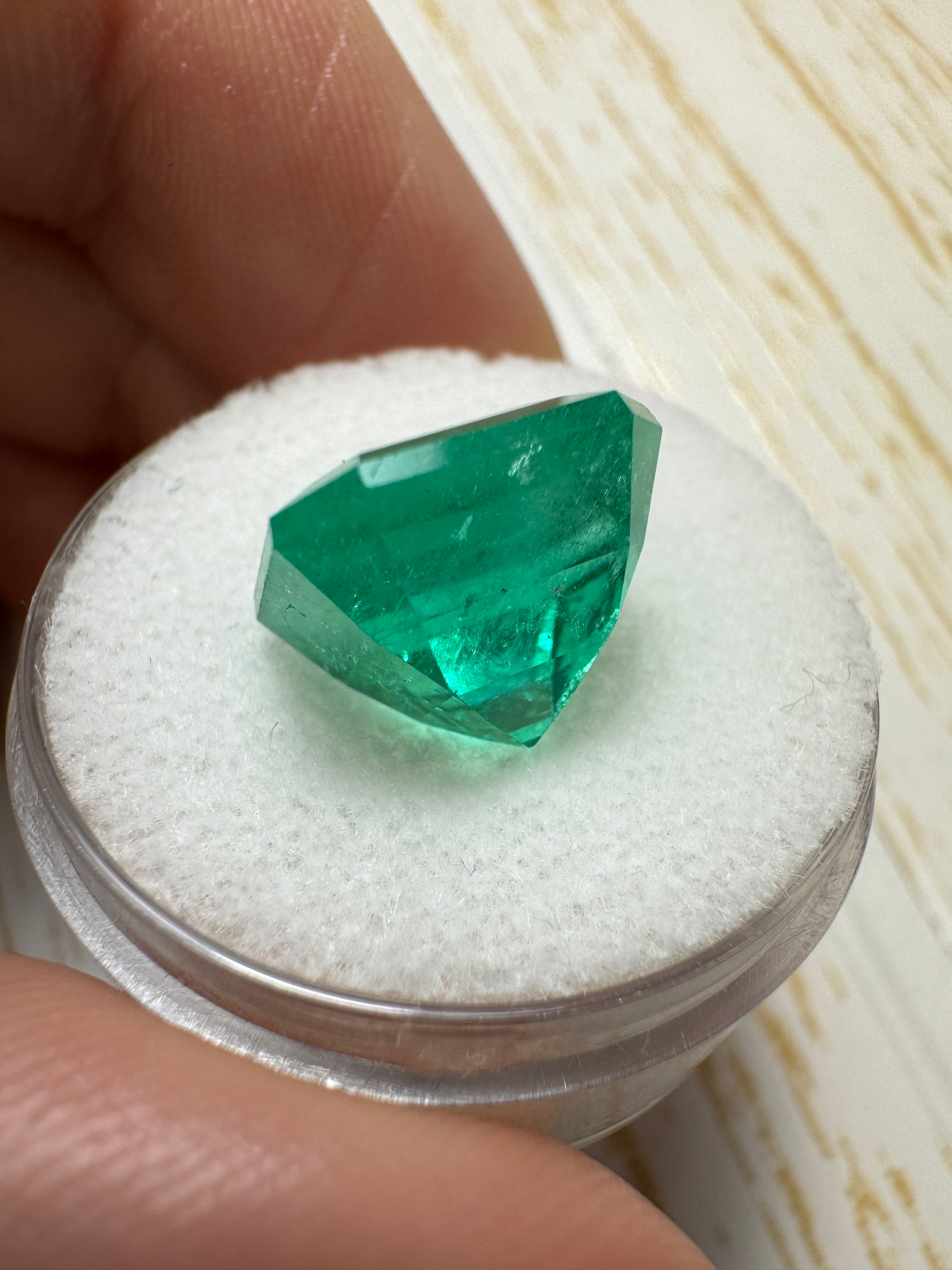 7.38 Carat Intense Bluish Green Natural Colombian Emerald Loose Gemstone - Asscher Cut 11.5x11.5mm for Jewelry Making, Engagement Rings & Luxury Collectibles