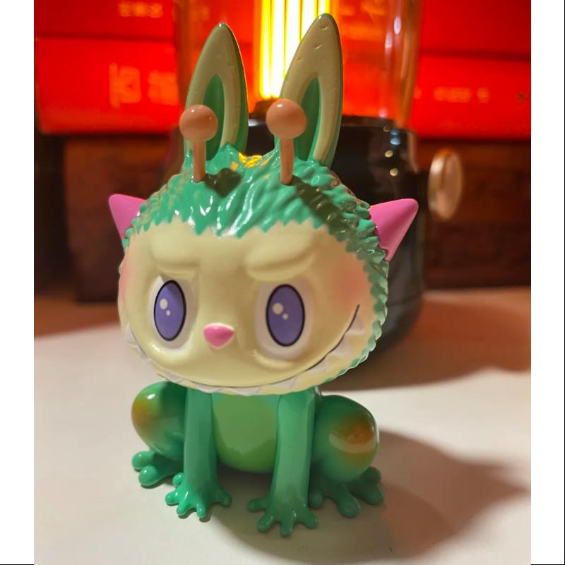 Labubu The Monsters Space Adventures Series - Collectible Vinyl Figure Toy (Labubu Space Alien) for Display, Gifts & Pop Culture Enthusiasts