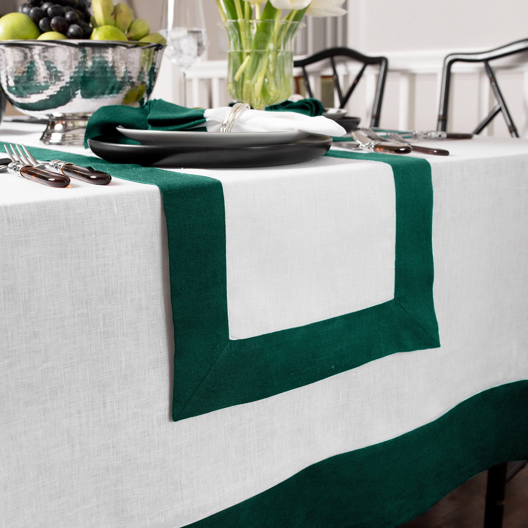 Stylish Contempo Tablecloth for Dining & Parties - Waterproof & Wrinkle-Free - Perfect for Home, Restaurants & Events