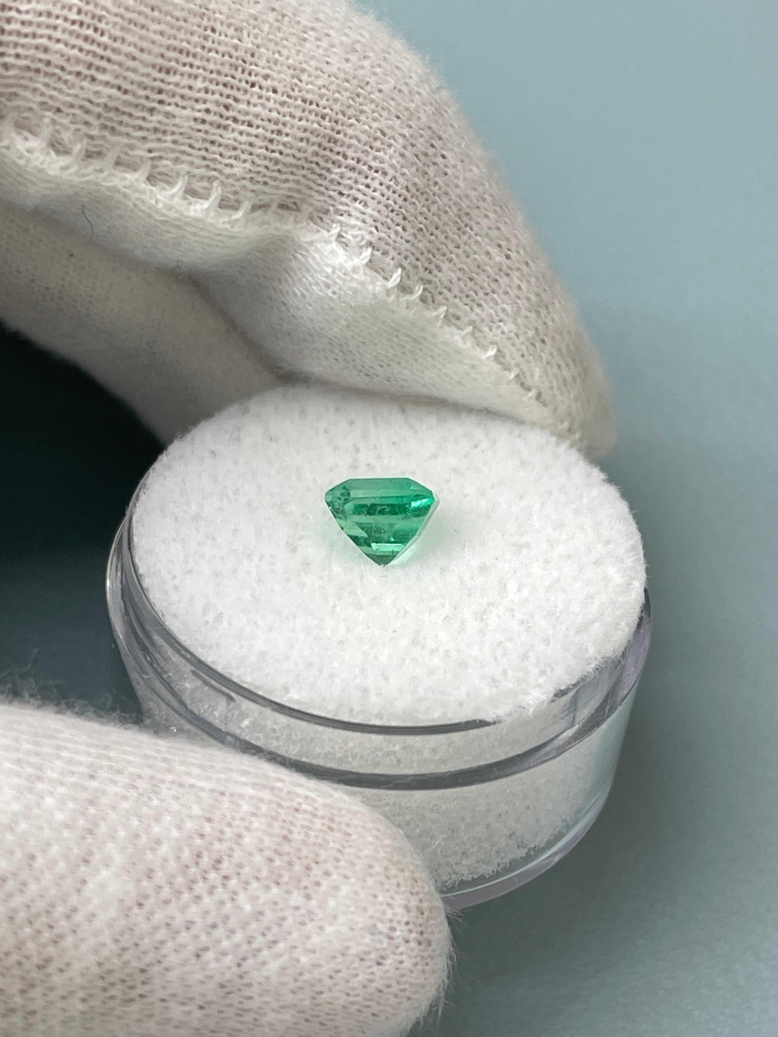 1.09 Carat 14K Gold 3 Stone Engagement Ring with Lab-Grown Diamonds & Natural Colombian Emerald - Classic Asscher Cut for Women - Perfect for Proposals, Anniversaries, and Special Occasions