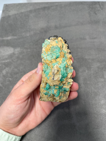 Natural Colombian Emerald Rough Crystal Sculpture - Handcrafted Indian Gemstone Art for Home Decor, Meditation & Healing