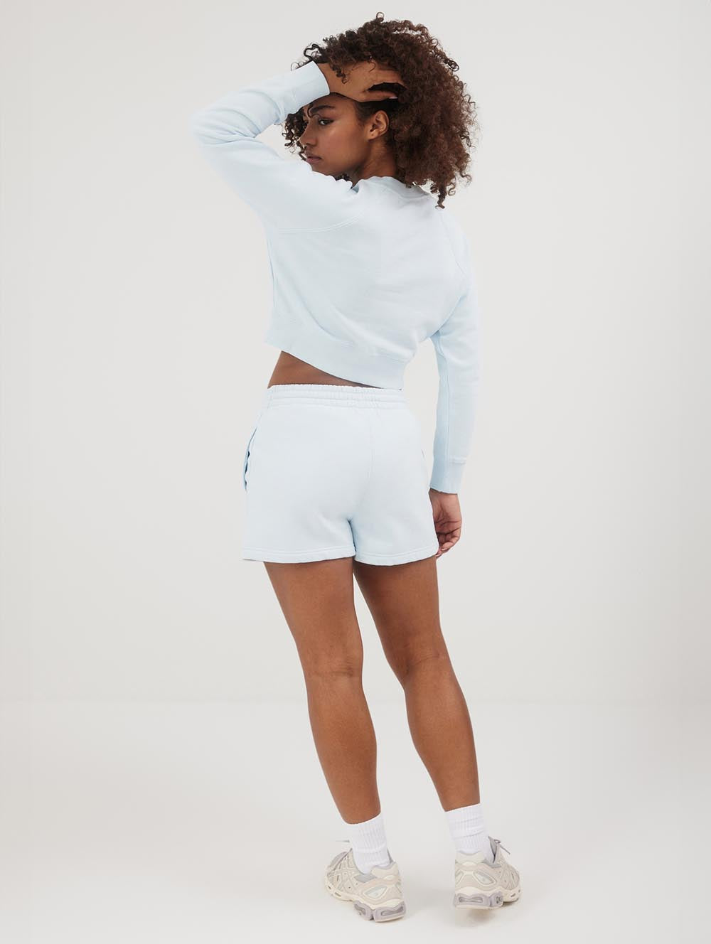 Women's Eco-Friendly Fleece Cropped Crewneck Sweatshirt with Crown Design - Cozy Casual Wear for Fall & Winter Outfits