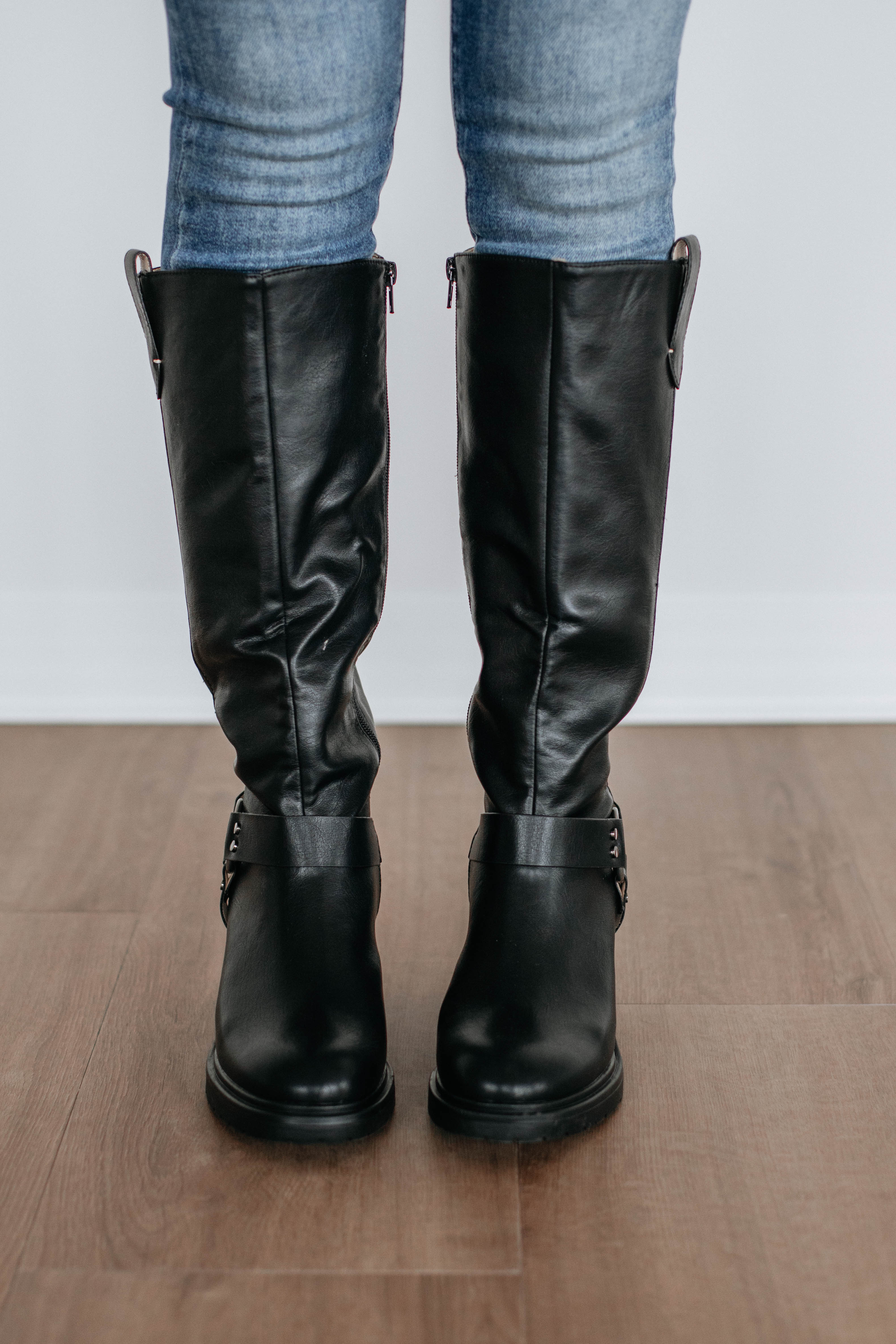 Stylish Black Boots for Women - Comfortable & Trendy Ankle Boots for Fall & Winter | Perfect for Casual Outfits, Work & Date Nights