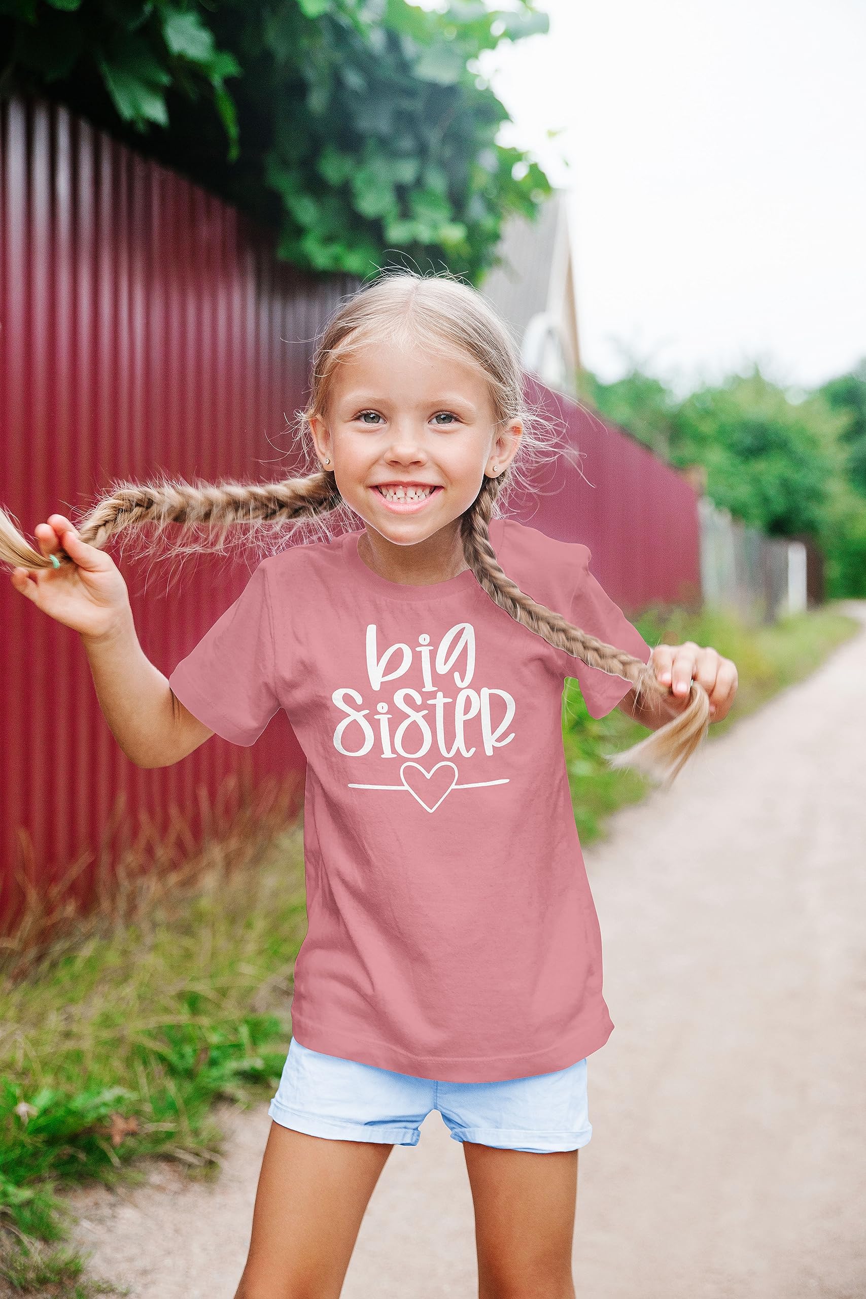 Olive Loves Apple Big Sister Heart Sibling Reveal T-Shirt for Baby & Toddler Girls - Matching Sibling Outfits for Family Photos & Gender Announcements