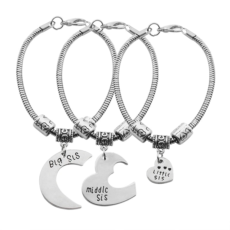 Family Heart Necklace - Personalized Engraved Pendant for Mom, Wife, Daughter | Meaningful Gift for Mother's Day, Valentine's Day & Anniversary | Perfect for Everyday Wear & Special Occasions