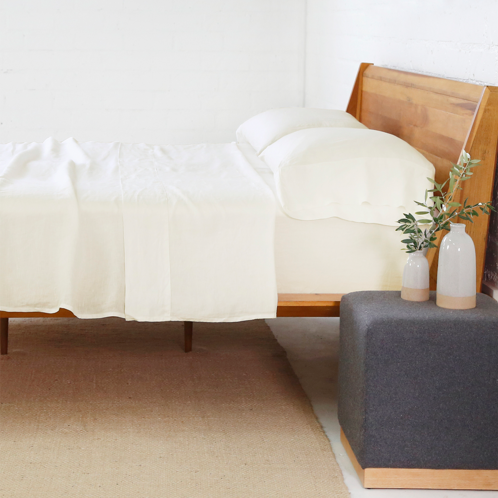 Premium 100% Organic Linen Sheet Set - Breathable & Hypoallergenic Bedding for All Seasons - Perfect for Master Bedroom, Guest Room & Vacation Homes