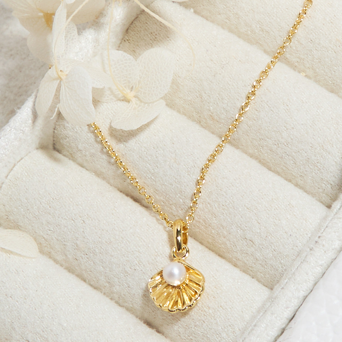 Ethereal Gold Seaside Necklace - Elegant Beach Jewelry for Women, Perfect for Vacations, Weddings & Boho Fashion