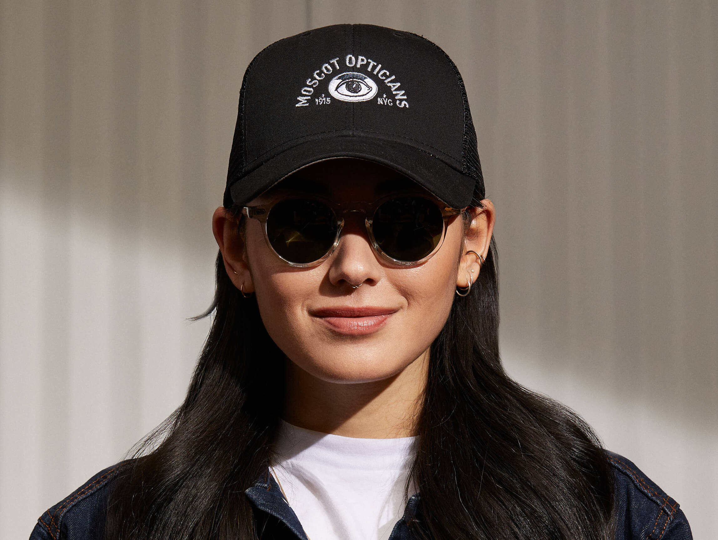 Stylish Snapback Hats for Men & Women - Trendy Adjustable Baseball Caps for Casual & Sports Wear