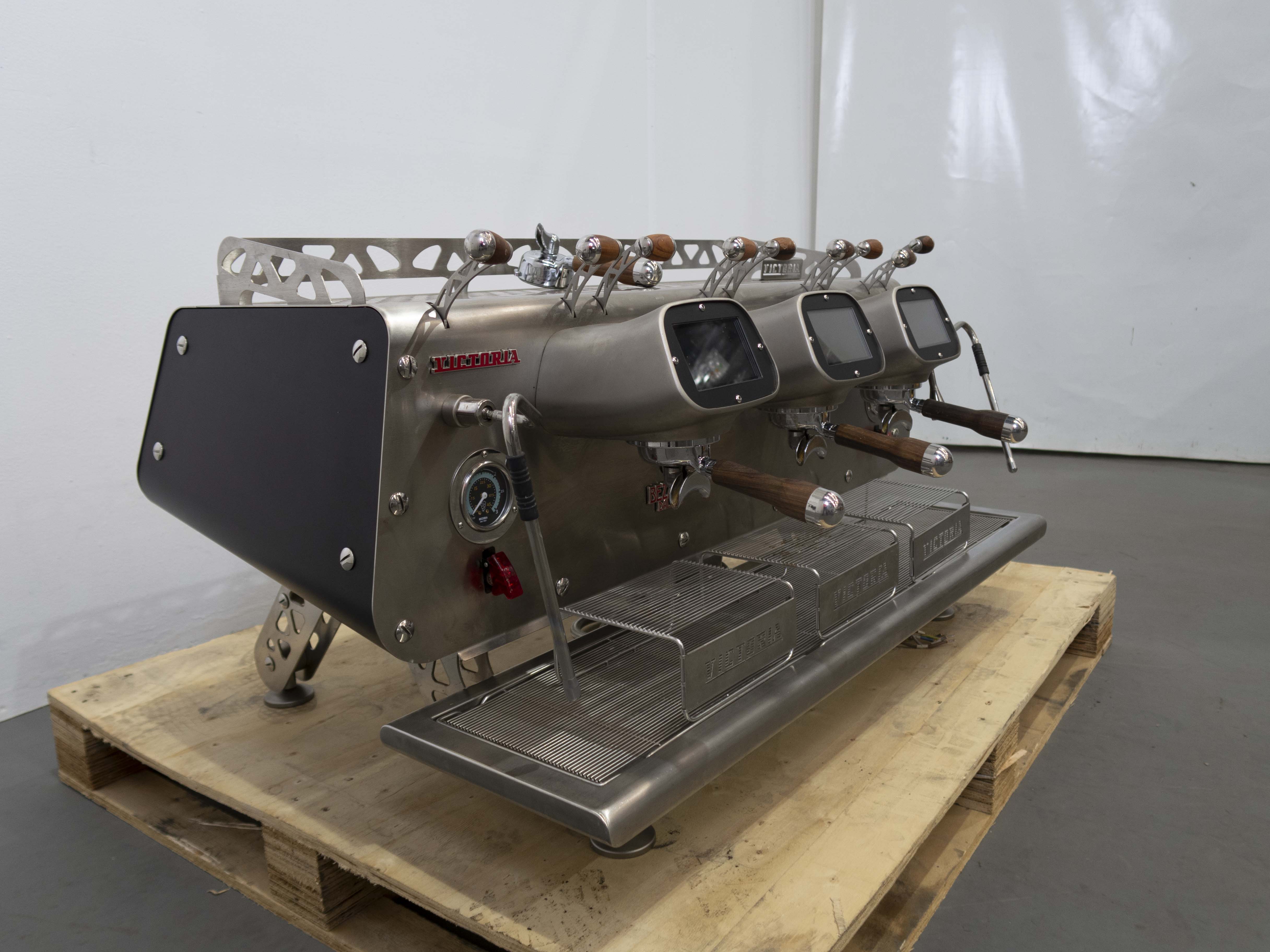Bezzera Victoria De Brewing Profile 3 Group Commercial Espresso Machine for Coffee Shops & Restaurants | Professional Barista Equipment for High-Volume Brewing