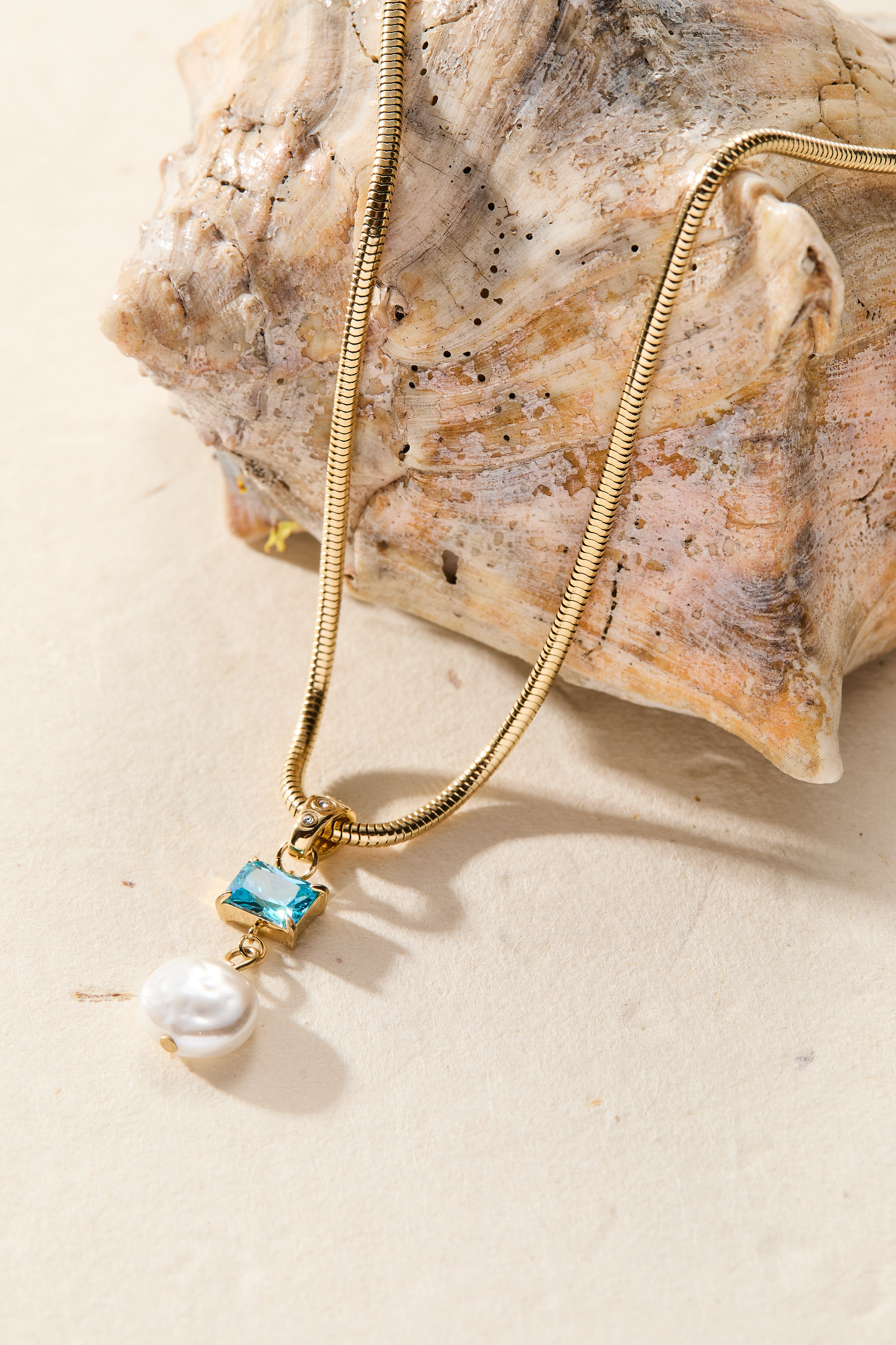 Elegant Coin Pearl Drop Pendant Necklace for Women - 18K Gold Plated Dainty Jewelry Gift for Birthday, Anniversary & Valentine's Day - Perfect for Weddings, Parties and Special Occasions