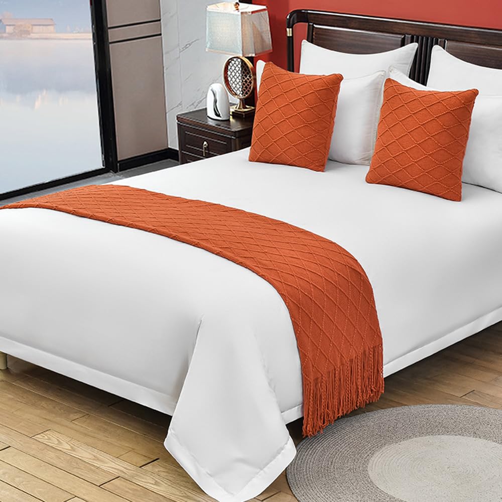 Elegant Solid Color Knitted Bed Runner with Diamond Pattern & Tassels - Soft Comfy King/Queen Size Bed Scarf for Bedroom & Hotel Decor (Includes 2 Pillowcases 45x45) - Perfect for Luxurious Bedroom Styling and Upscale Hotel Room Decorations