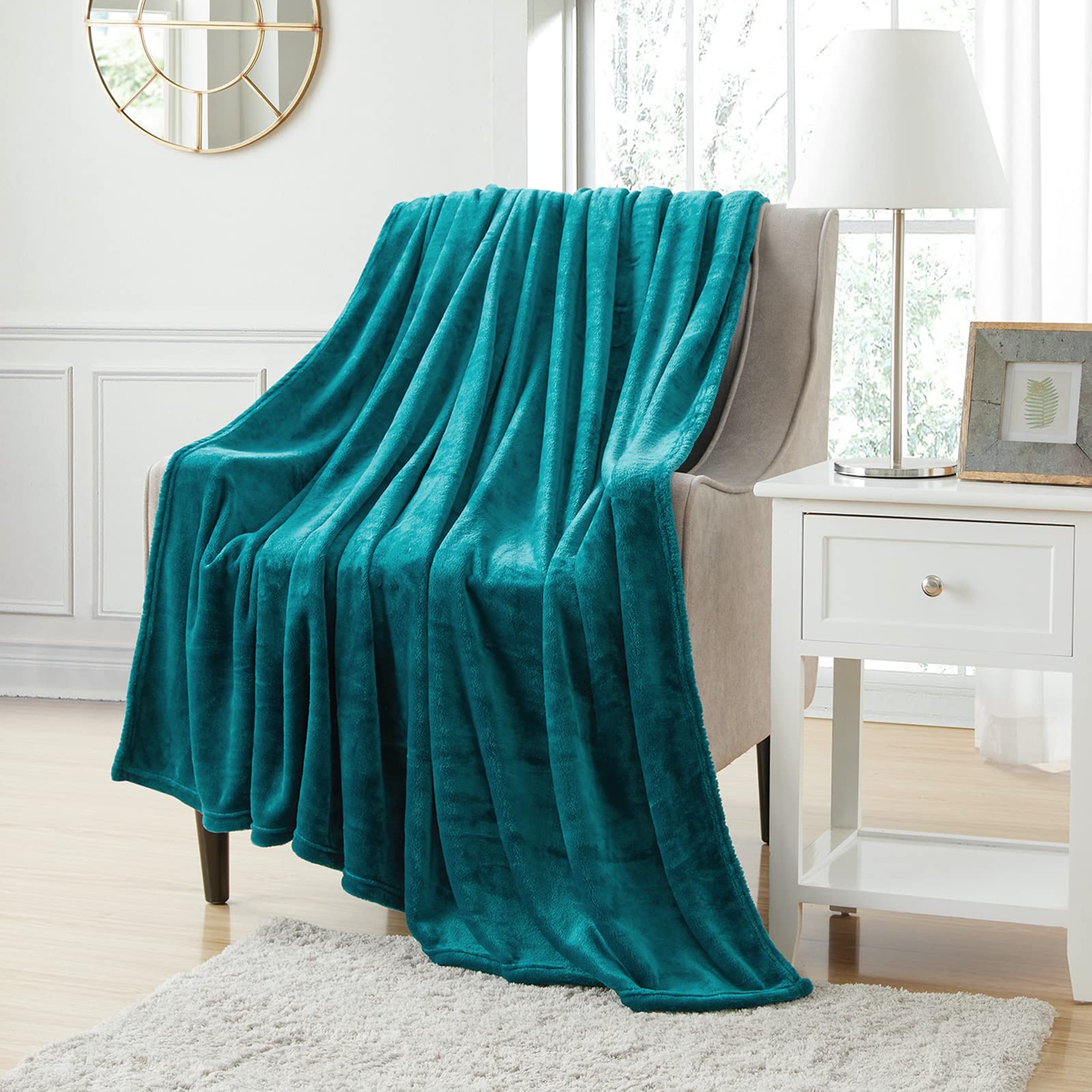 BOURINA Teal Twin Size Fleece Blanket - Ultra Soft Microfiber Flannel Throw Blanket 60x80 Inches - Lightweight & Cozy for Bed, Sofa, Couch, Camping & Travel - Perfect for Home, Office, Dorm & Gift Giving