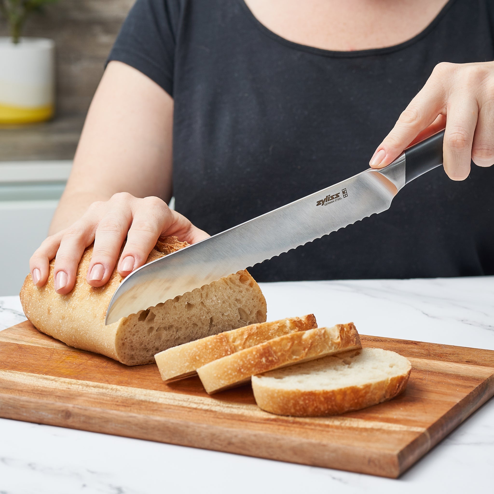 Premium Comfort Pro Bread Knife 20cm / 8