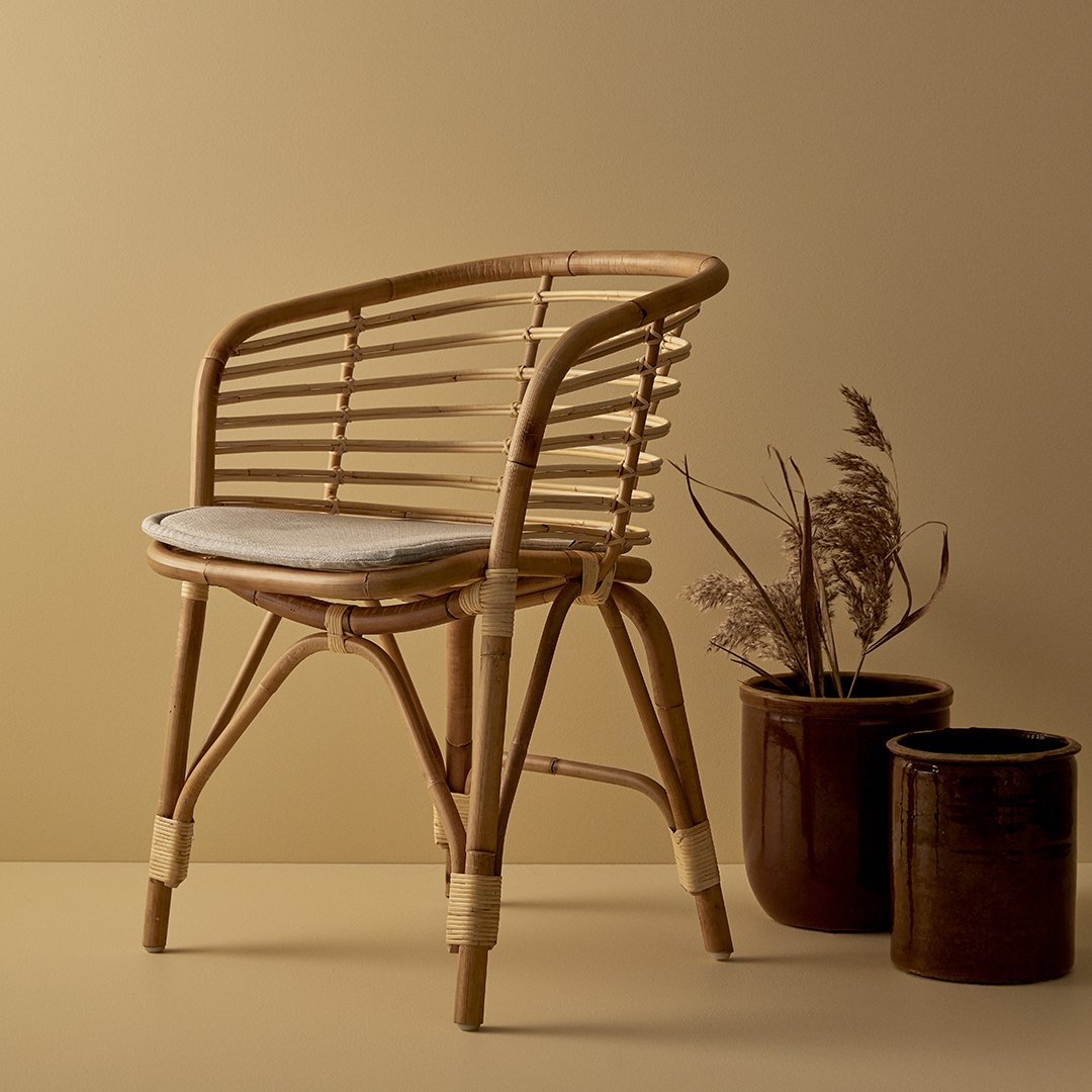 Blend Chair - Modern Indoor Lounge Chair for Living Room, Bedroom & Office - Comfortable Seating for Relaxing & Reading
