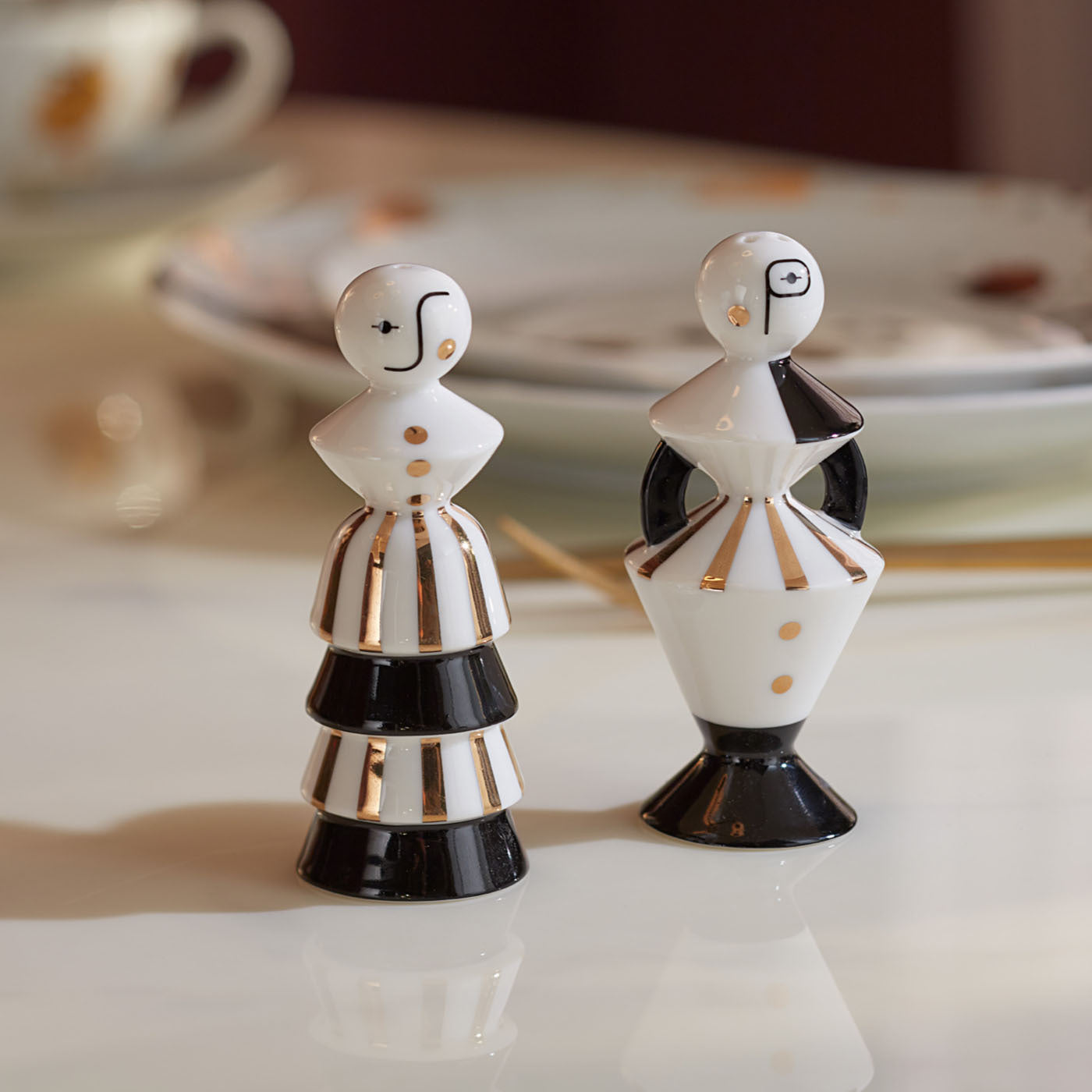 Premium Vienna Salt and Pepper Shaker Set - Elegant Glass and Stainless Steel Spice Dispensers for Kitchen, Dining Table, and Gift Giving
