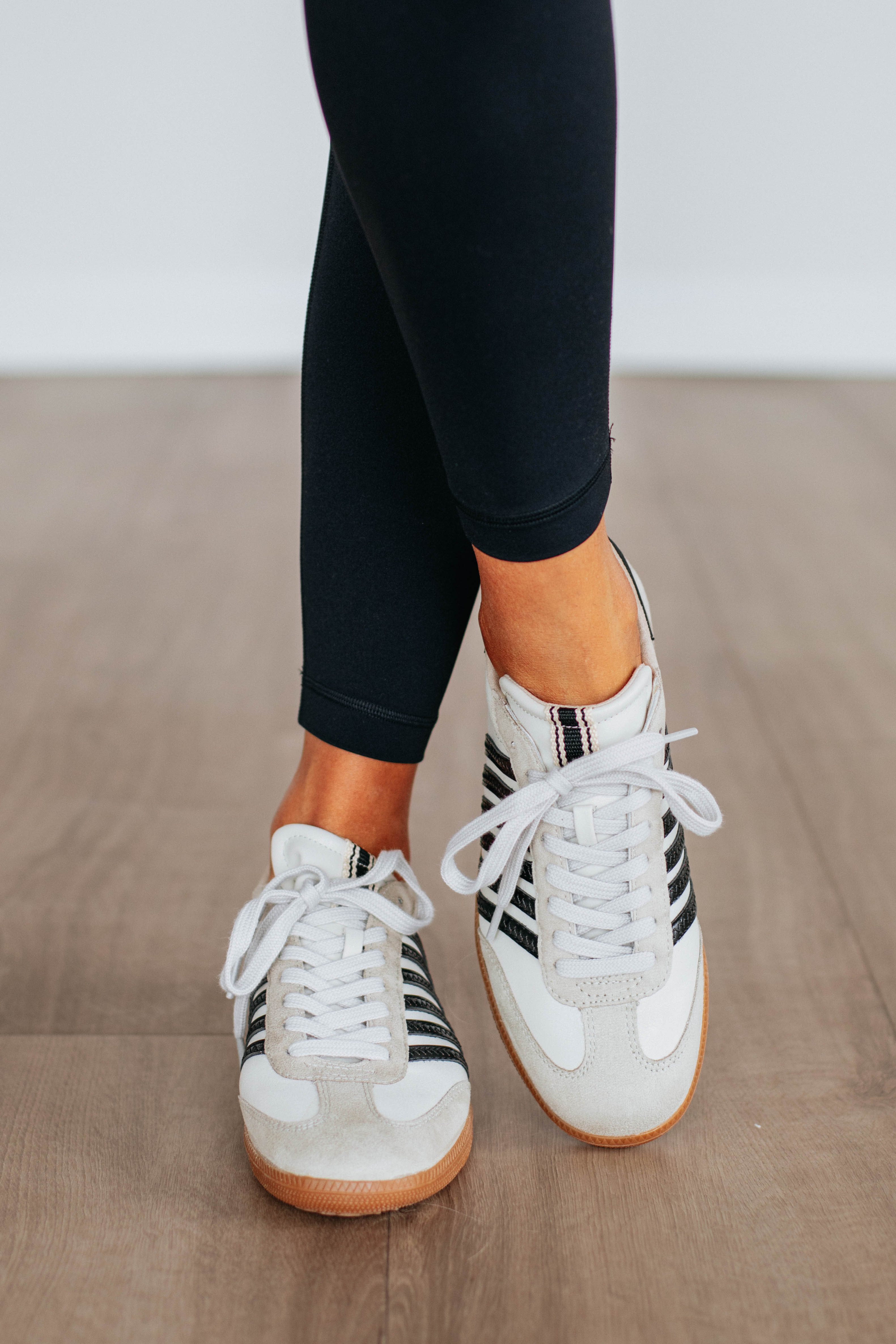 Trendy Black Mix Sneakers for Women & Men - Stylish & Comfortable Walking Shoes for Casual Outfits & Everyday Wear