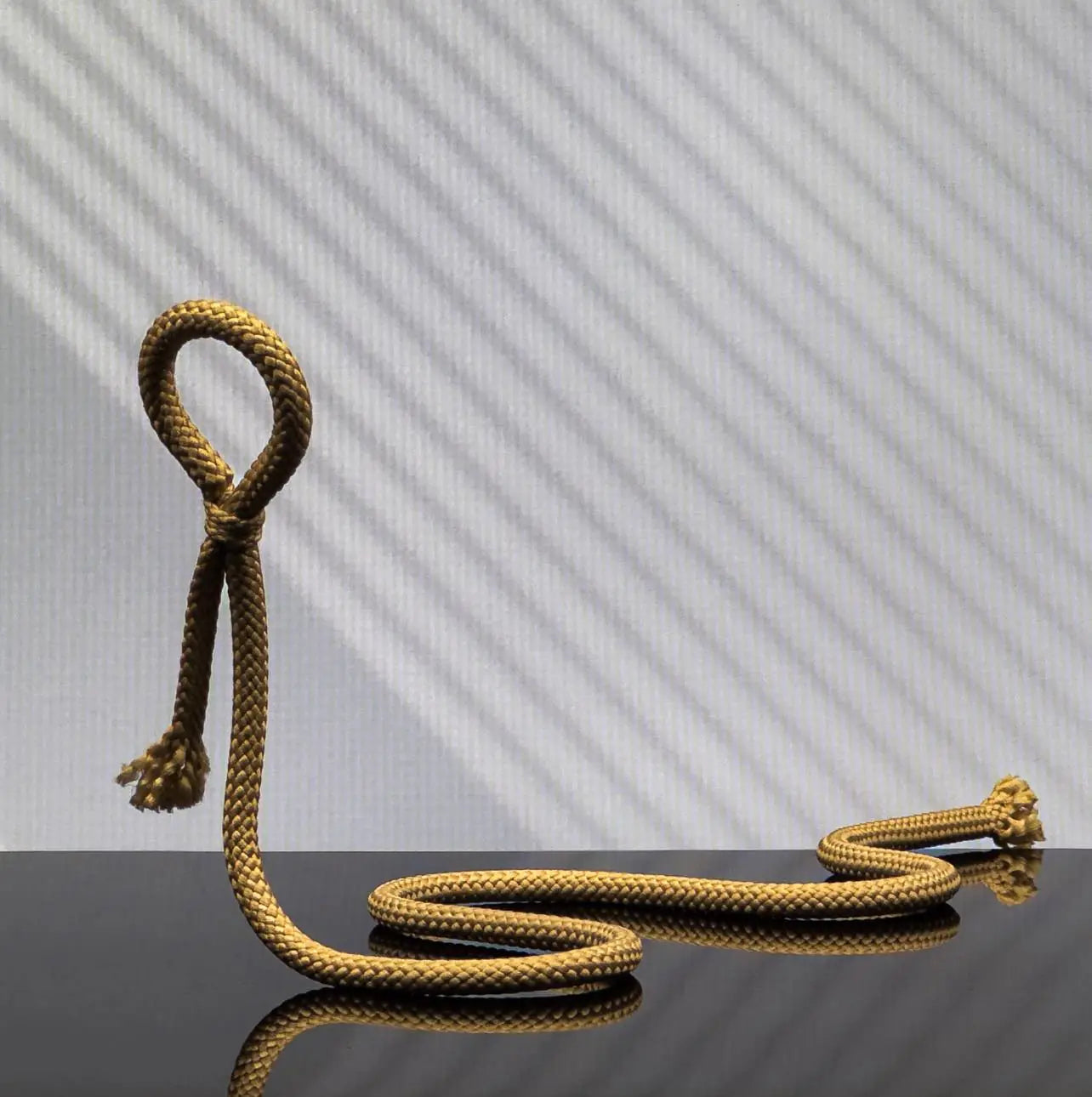 Premium Rope Wine Bottle Holder - Red, White & Tan Colors for Home Bar, Kitchen, and Outdoor Entertaining