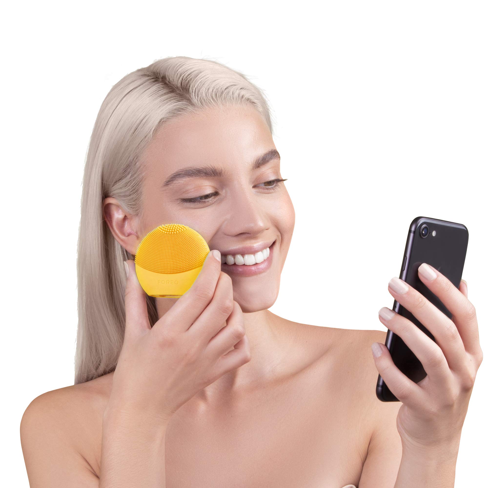 FOREO LUNA fofo Smart Facial Cleansing Brush & Skin Analyzer - Deep Pore Cleanser for Glowing Skin | Perfect for Daily Skincare Routine & Travel