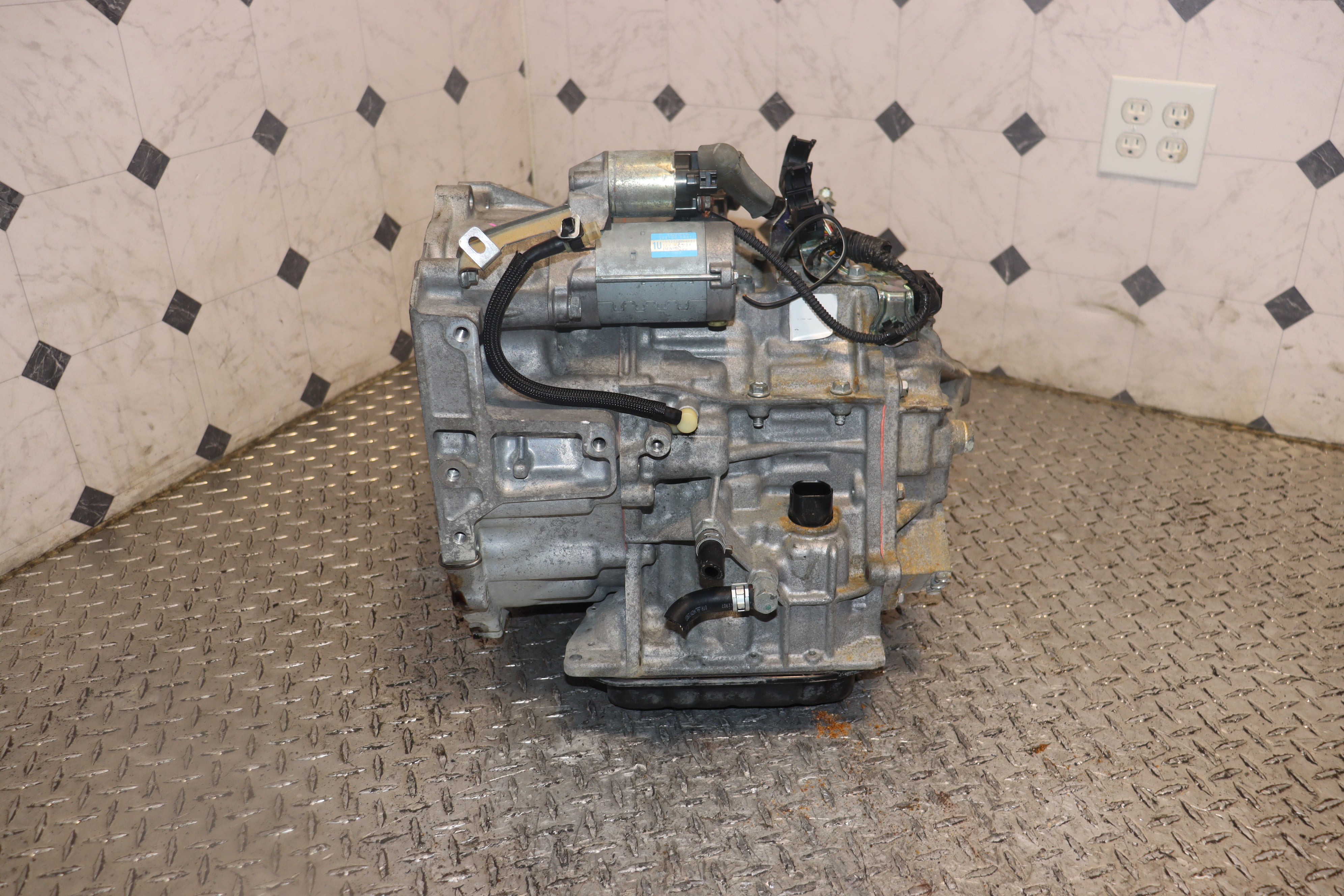 JDM 1AR-FE FWD Transmission for 2009-2016 Toyota Highlander & Venza - Smooth Gear Shifting & Reliable Performance for Daily Commute & Road Trips