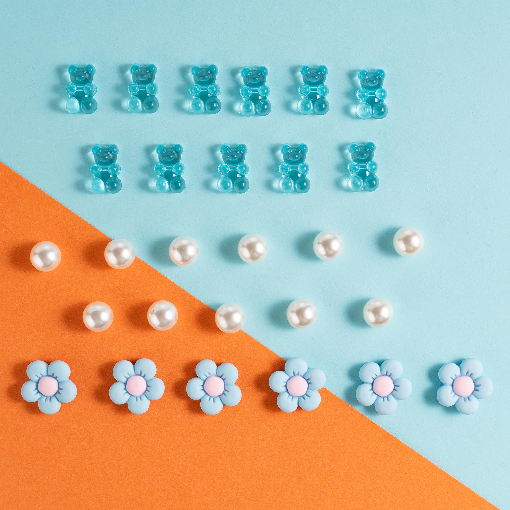GIDDITZ Gummy Bear Shoe Charms with Daisy Flower Decor - Cute Shoe Accessories for Women, Girls & Kids - Perfect for Parties, Gifts & Fashion Outfits