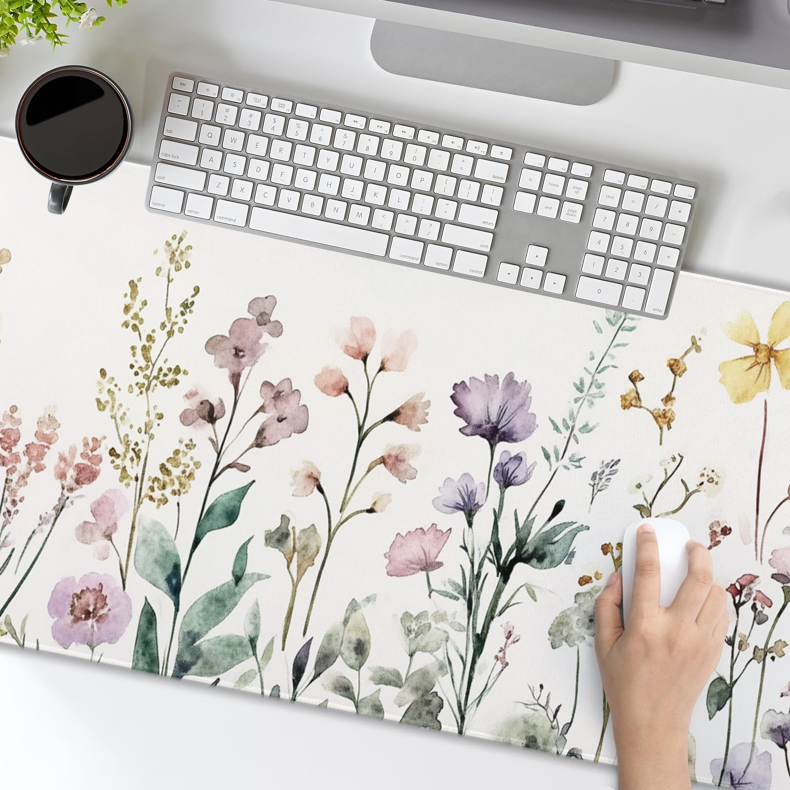 Beige Floral Desk Mat - Large 31.5x11.8 Inch Boho Aesthetic Mouse Pad with Minimalist Flower Design - Extended Gaming Keyboard Mat for Home Office, Work & PC Gaming - Perfect for Workstations, Desktops & Computer Setups