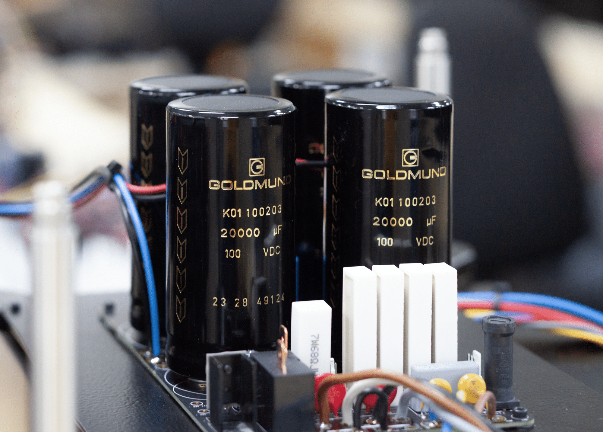 Goldmund Telos 800 High-End Stereo Power Amplifier - Premium Audio Equipment for Audiophiles | Perfect for Home Theater Systems & Professional Recording Studios